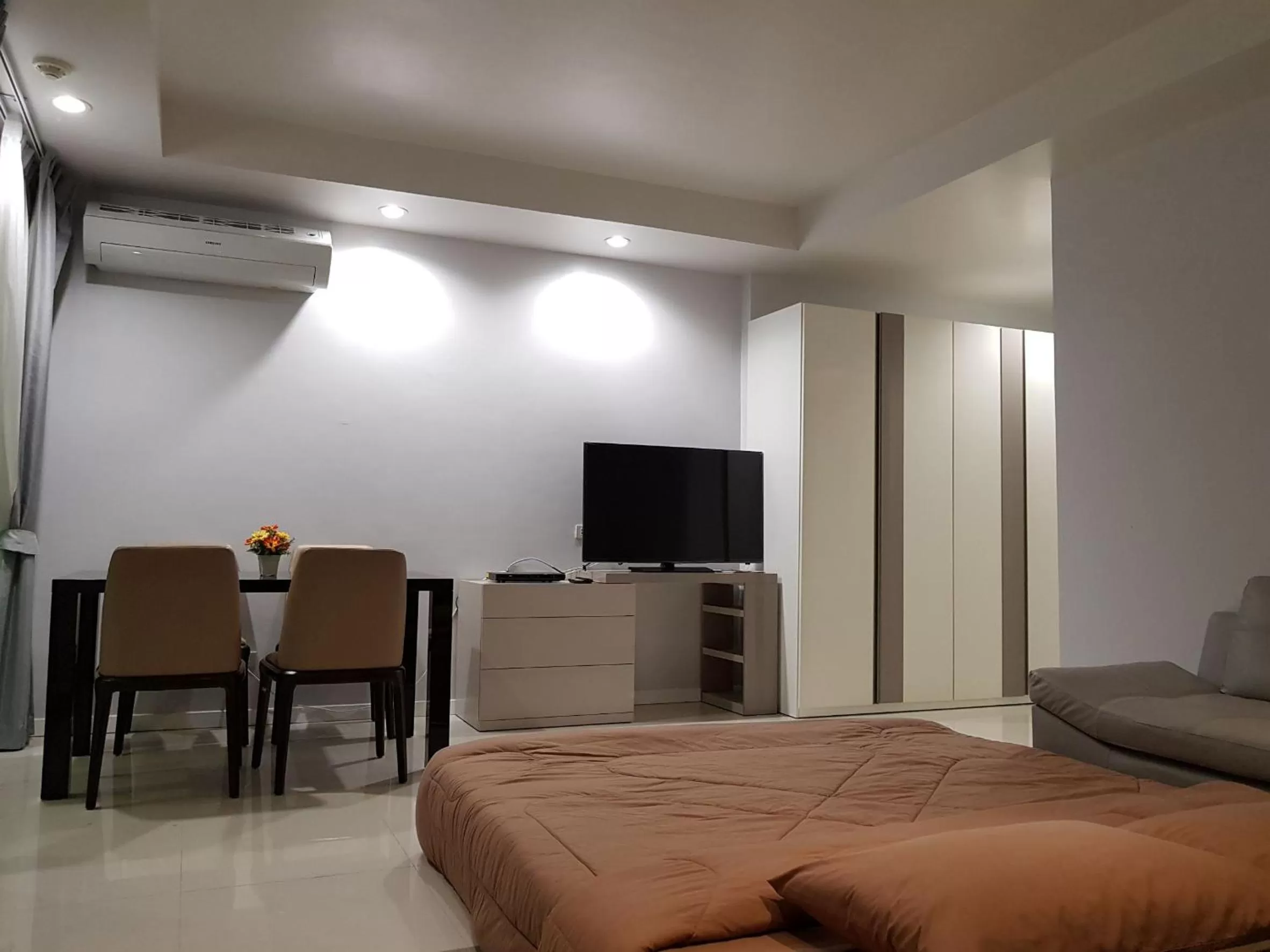 Bedroom, Bed in The Sriracha Residence