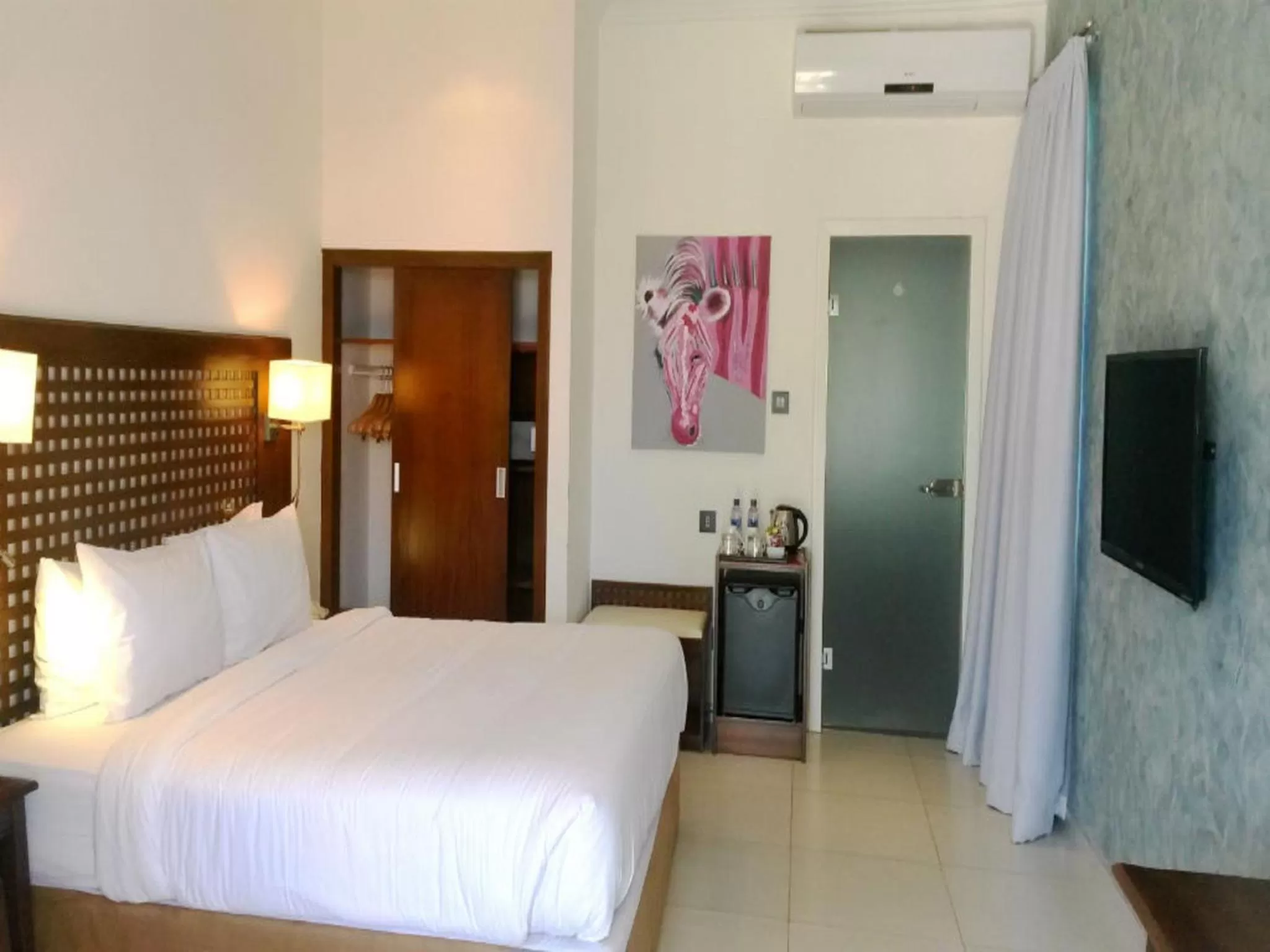 Bedroom in Best Western Plus Serene Atlantic Hotel