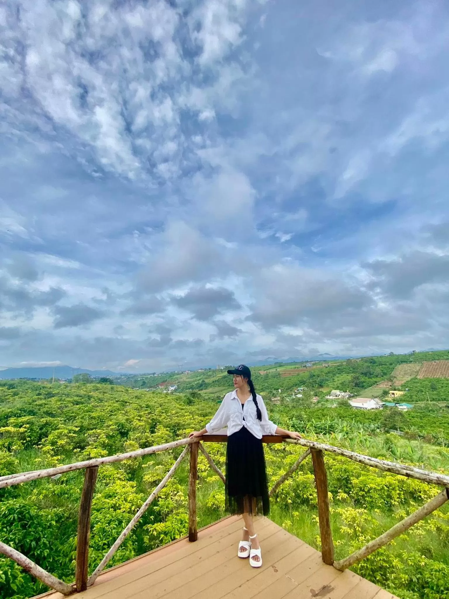 group of guests in Mùa Tím Villa