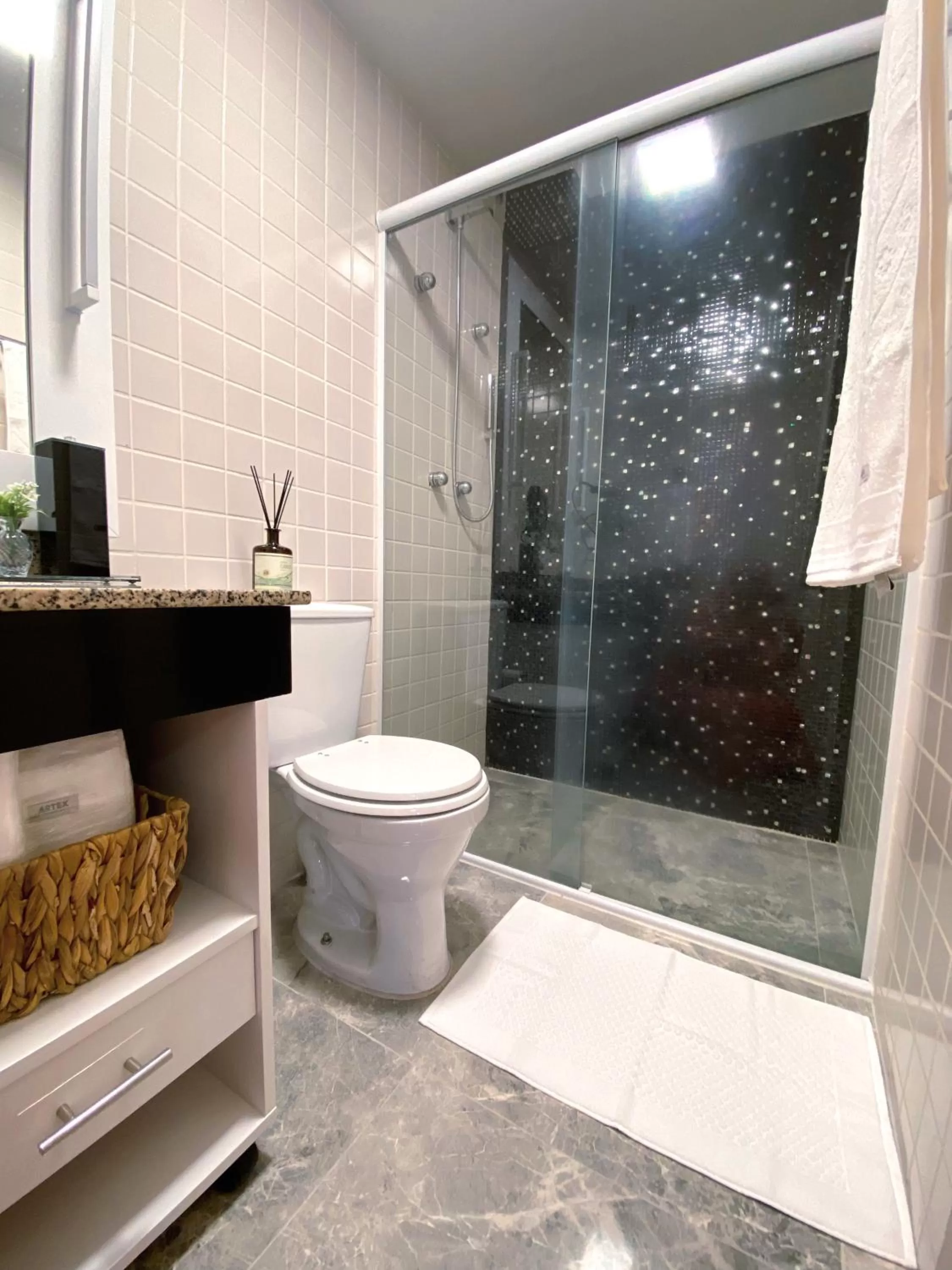 Shower in São Paulo Moema Times Square - Suite LUXO