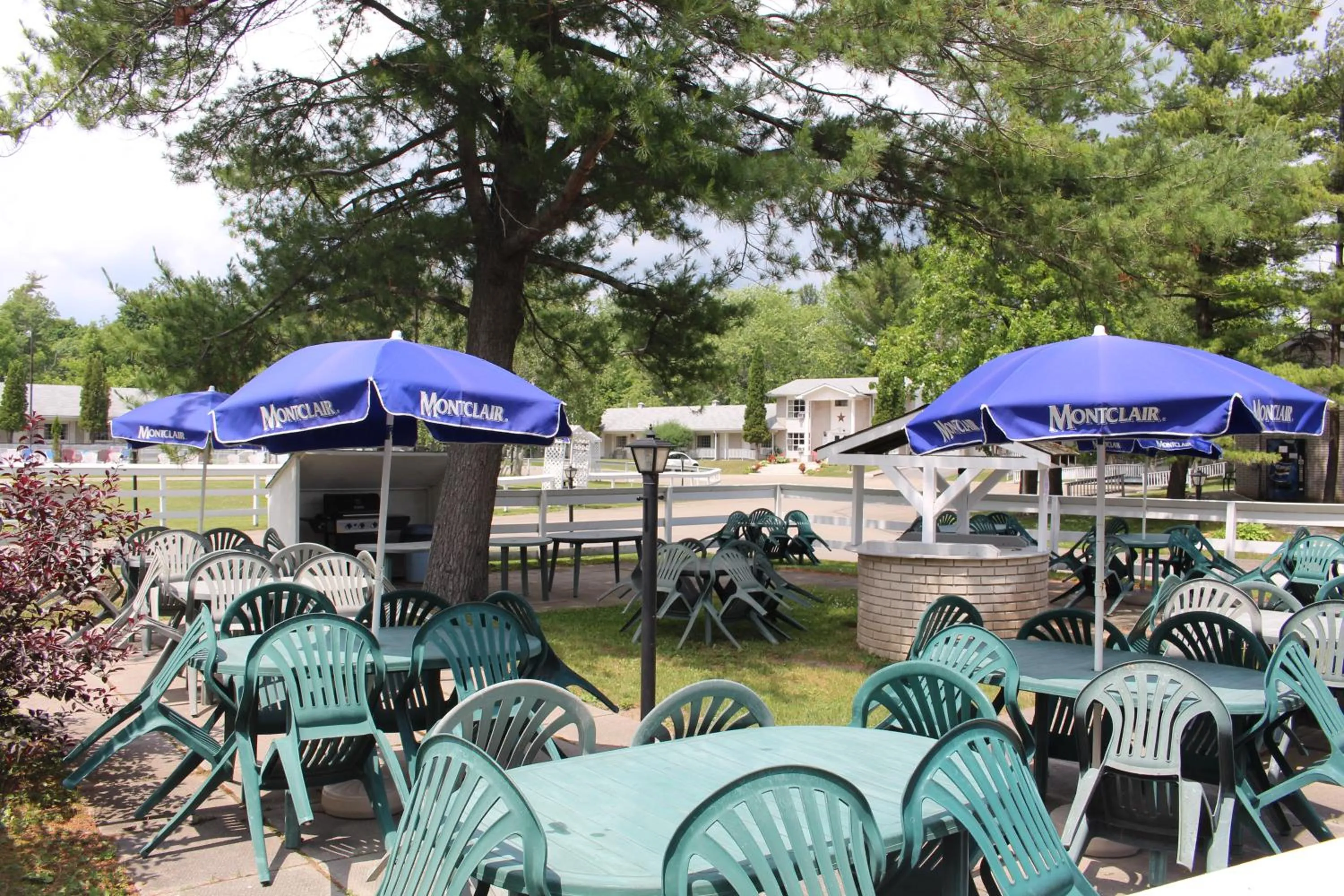 Balcony/Terrace in Colonial Resort-1000Islands