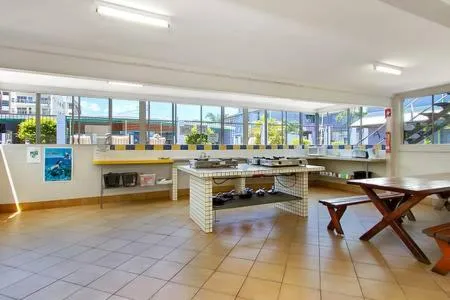Communal kitchen in Caravella Backpackers