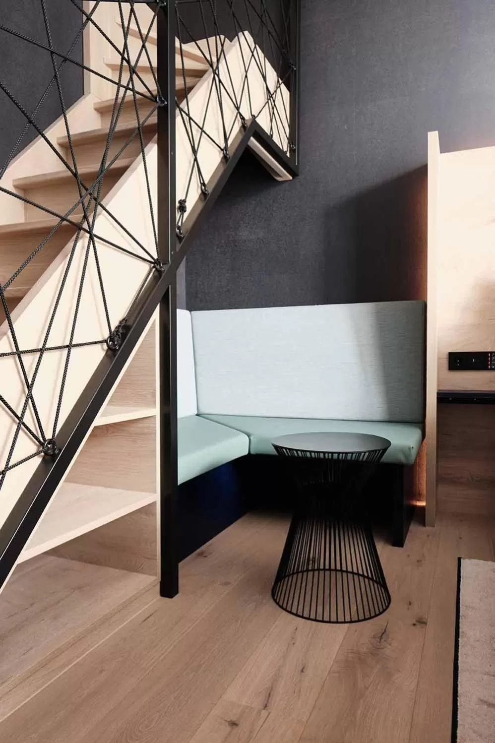 Photo of the whole room in The Flamingo