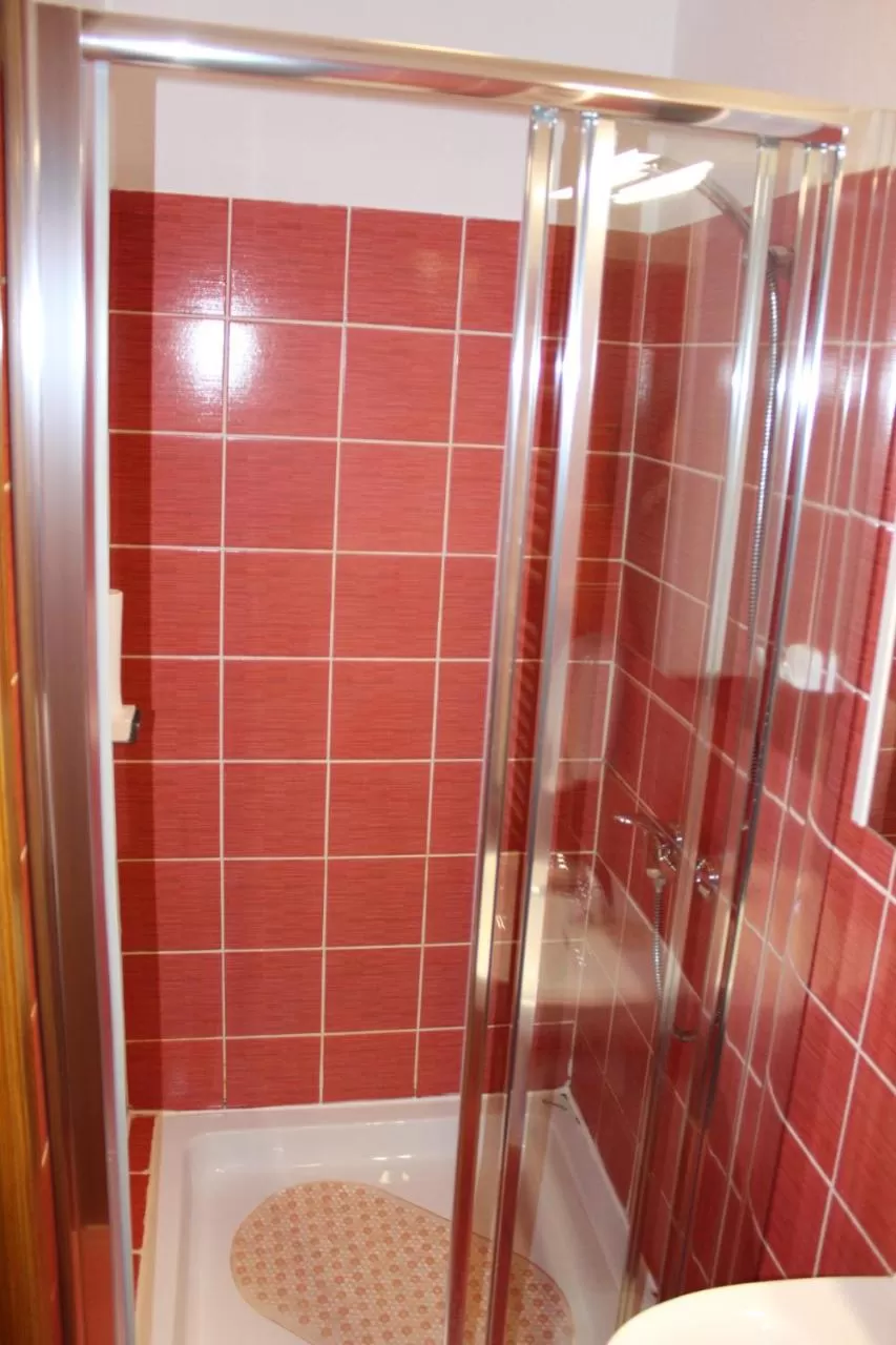 Shower in Wellness B&B Winery Sontacchi