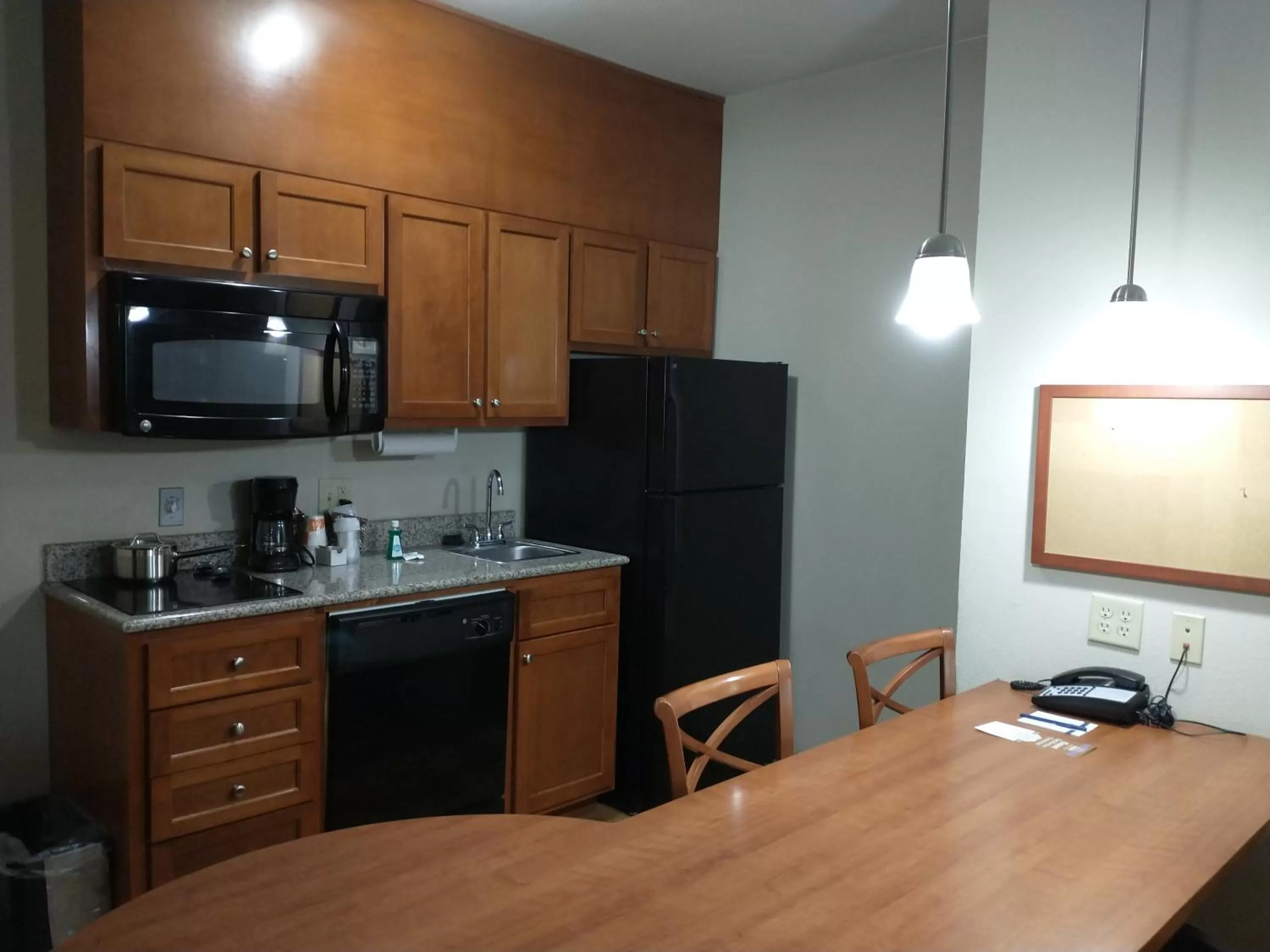 Kitchen or kitchenette in MainStay Suites Denham Springs - Baton Rouge East