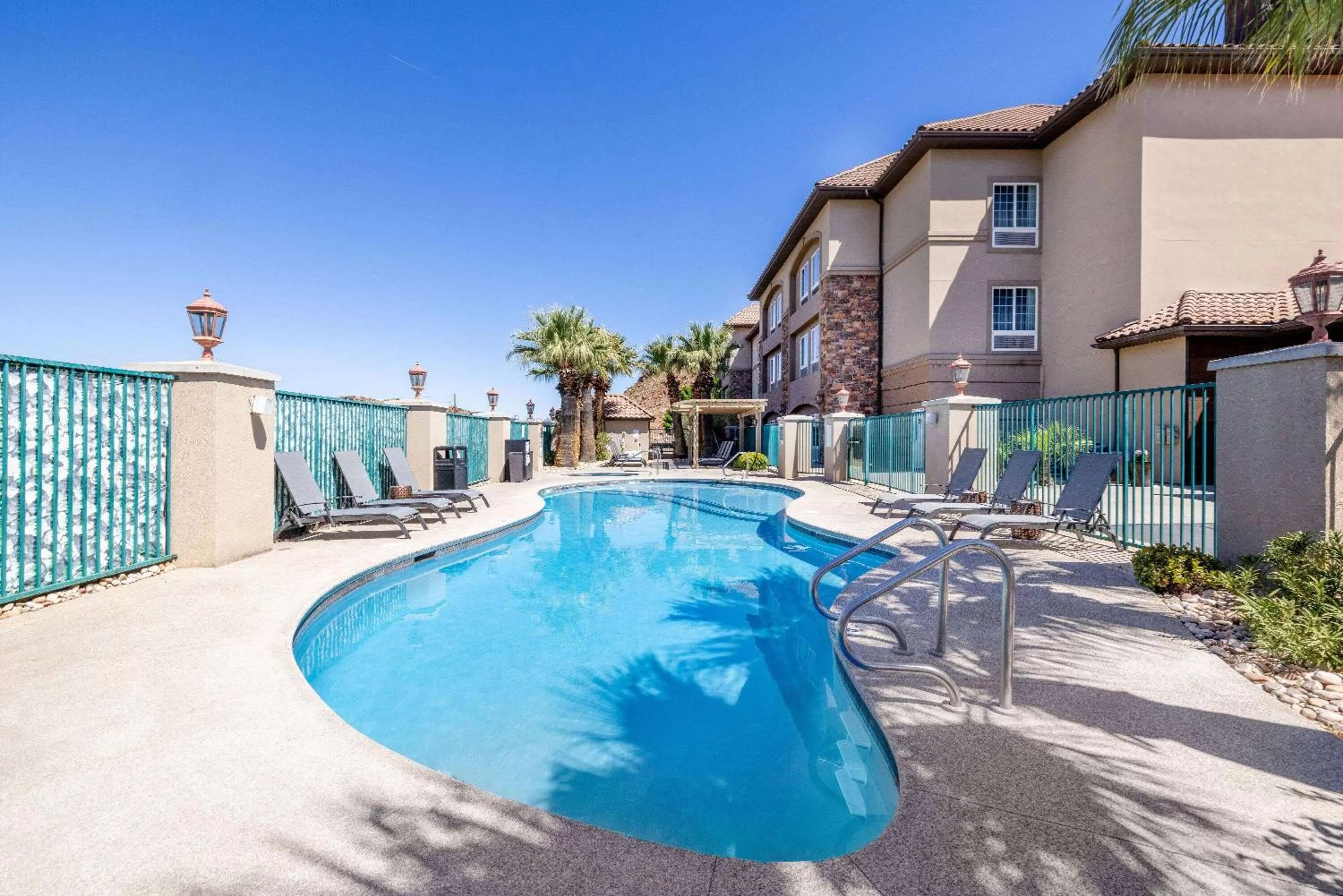 Swimming pool in La Quinta by Wyndham St. George