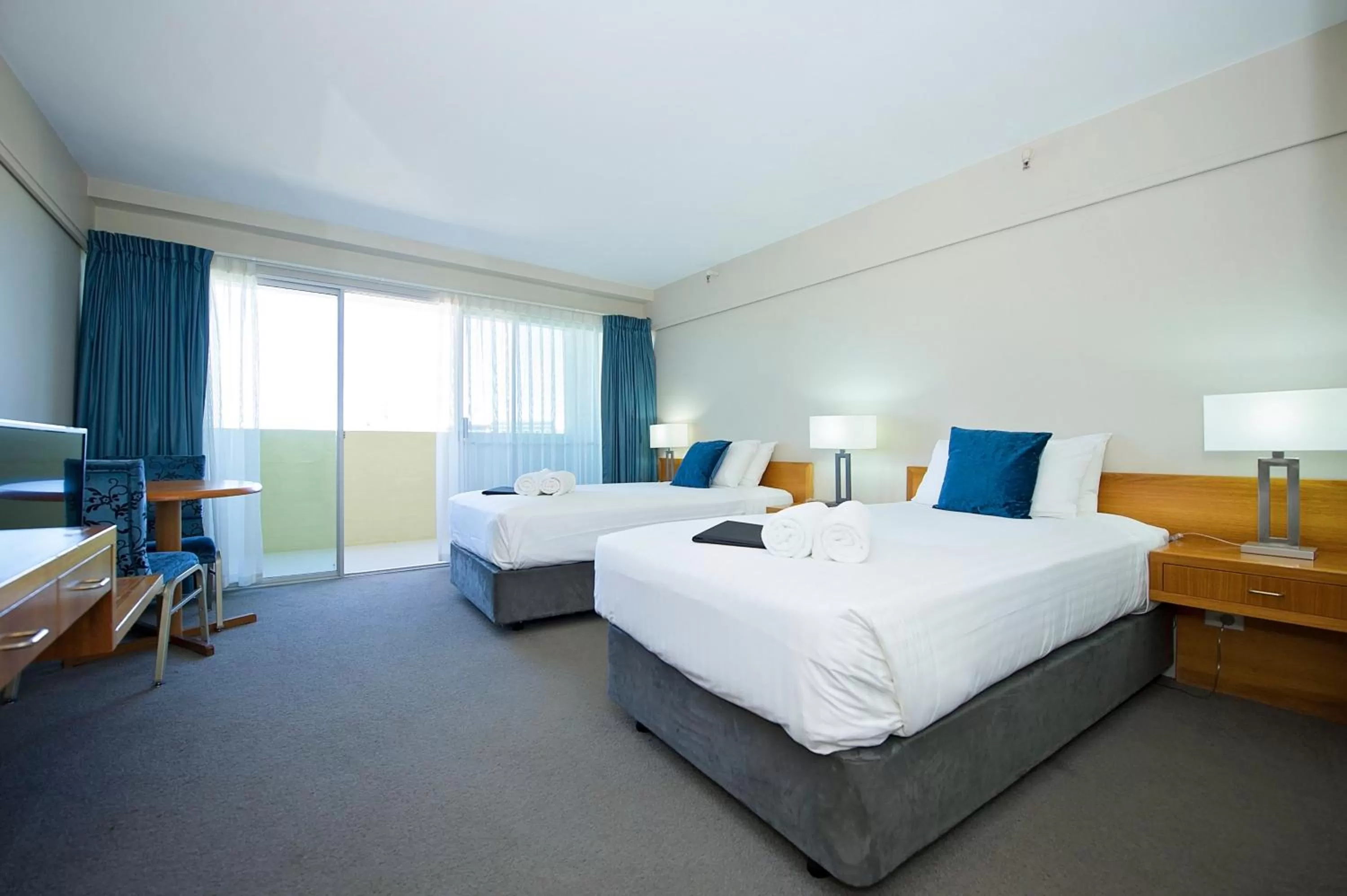 Coffee/tea facilities, Bed in The Lord Forrest Hotel