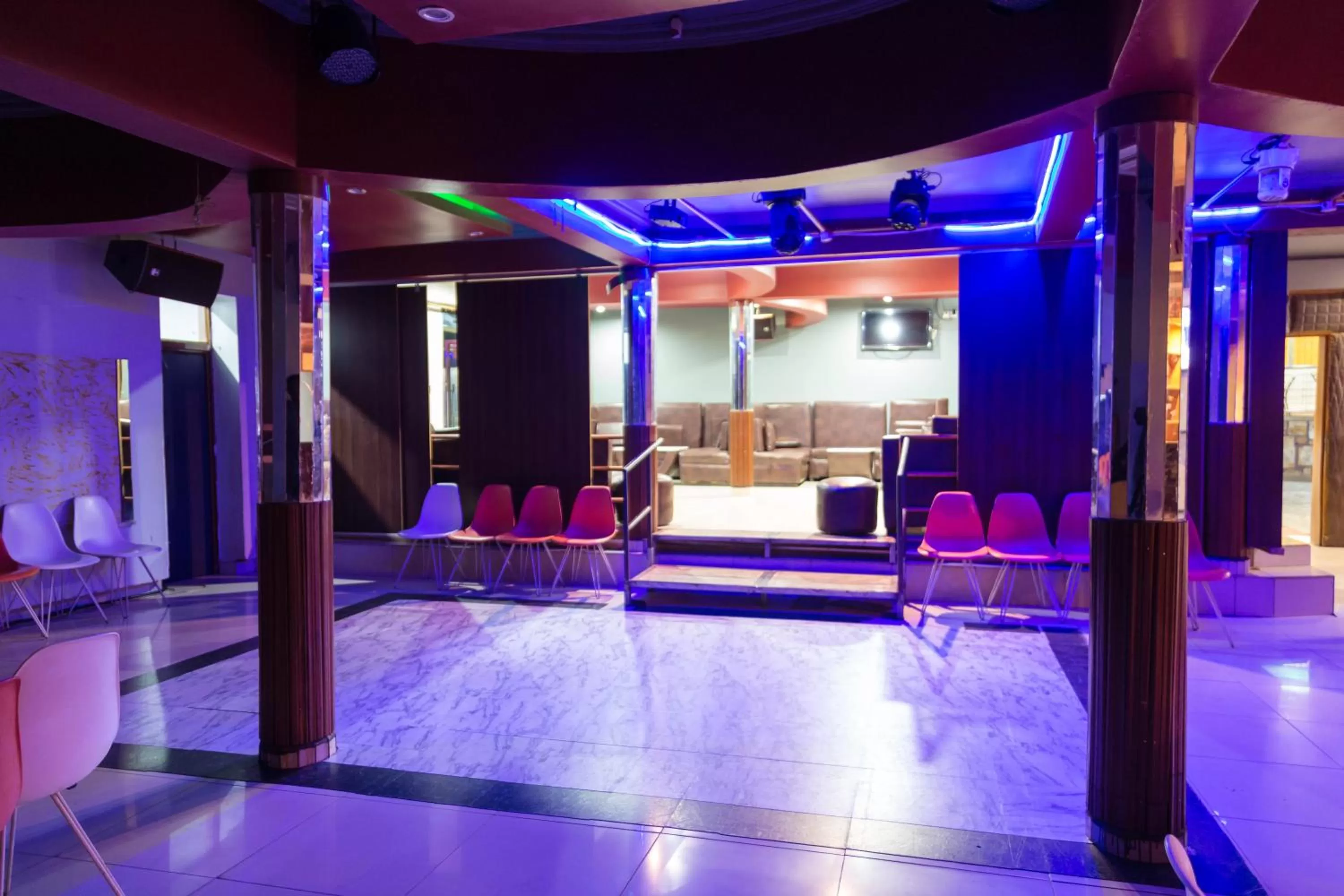 Lounge or bar in Olympic Hotel