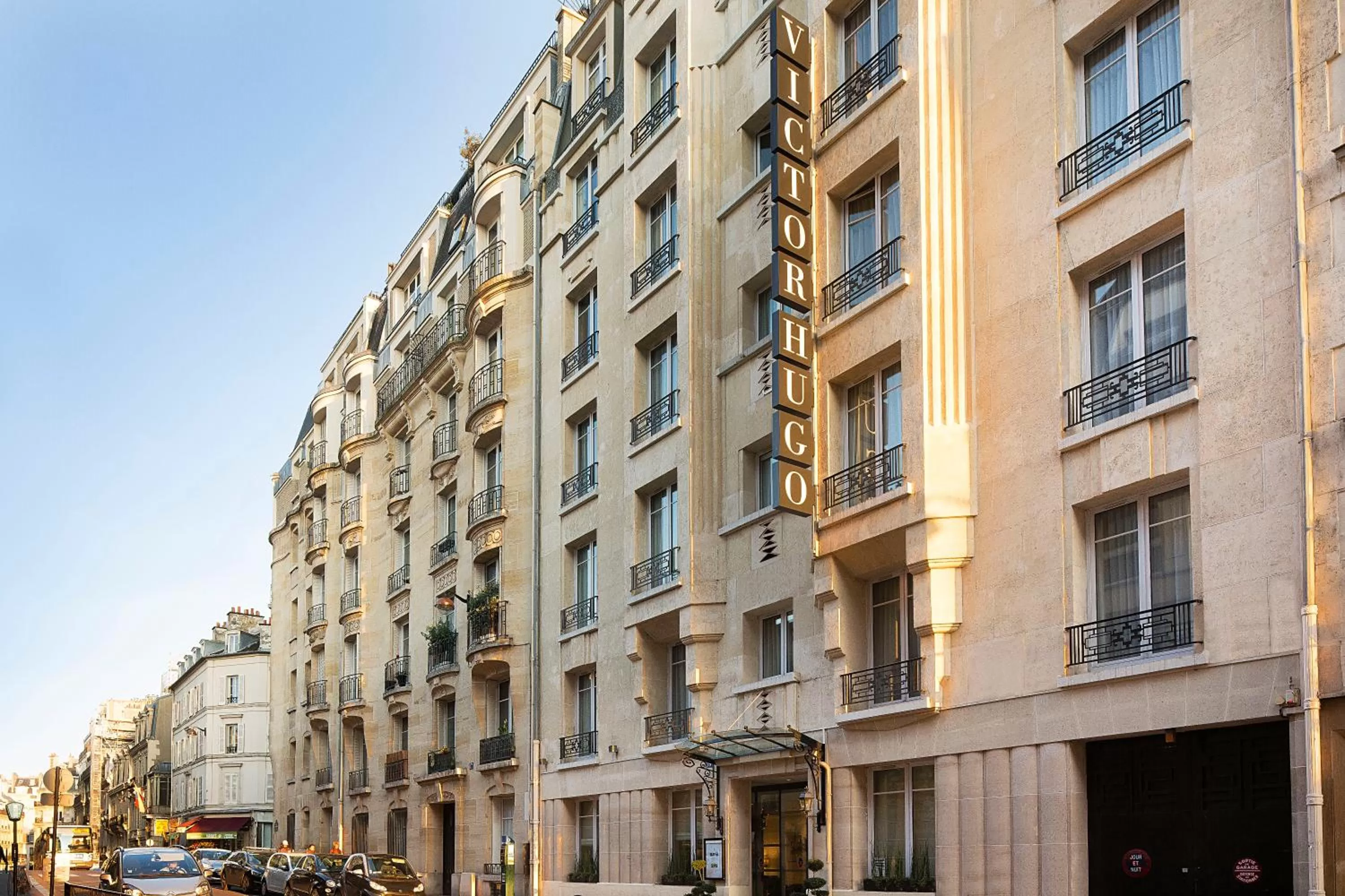 Property building in Hôtel Victor Hugo Paris Kléber