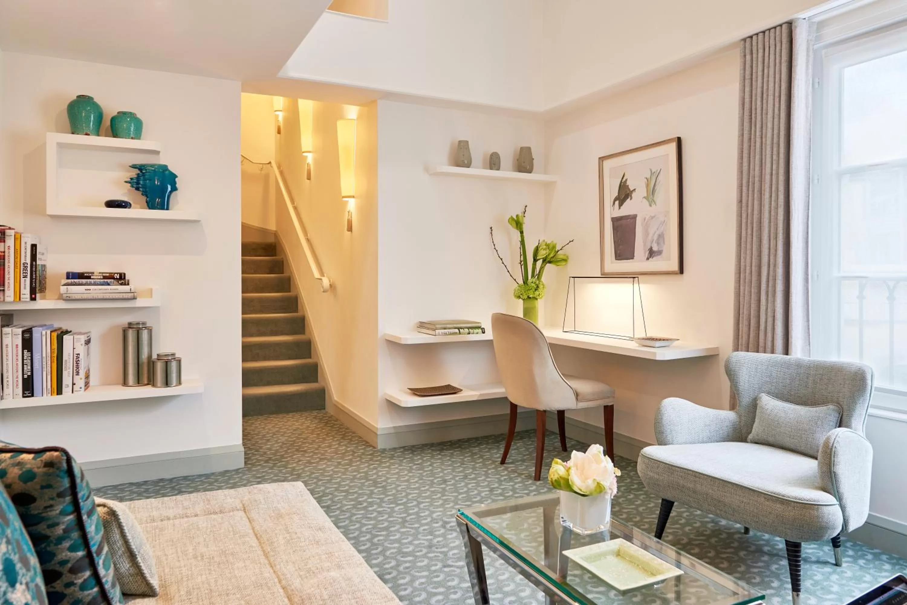 Living room in Le Burgundy Paris