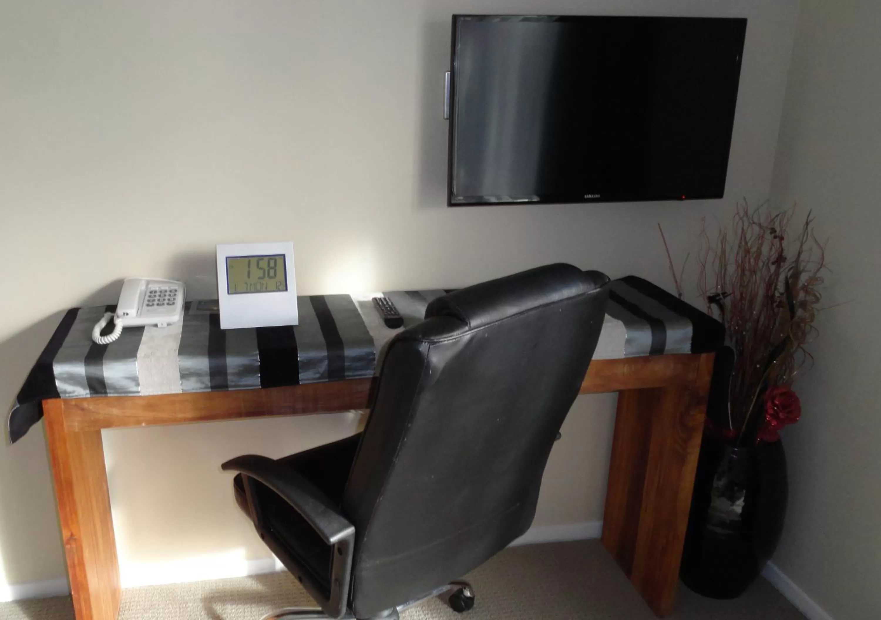 TV and multimedia in Aarburg Airport Motel