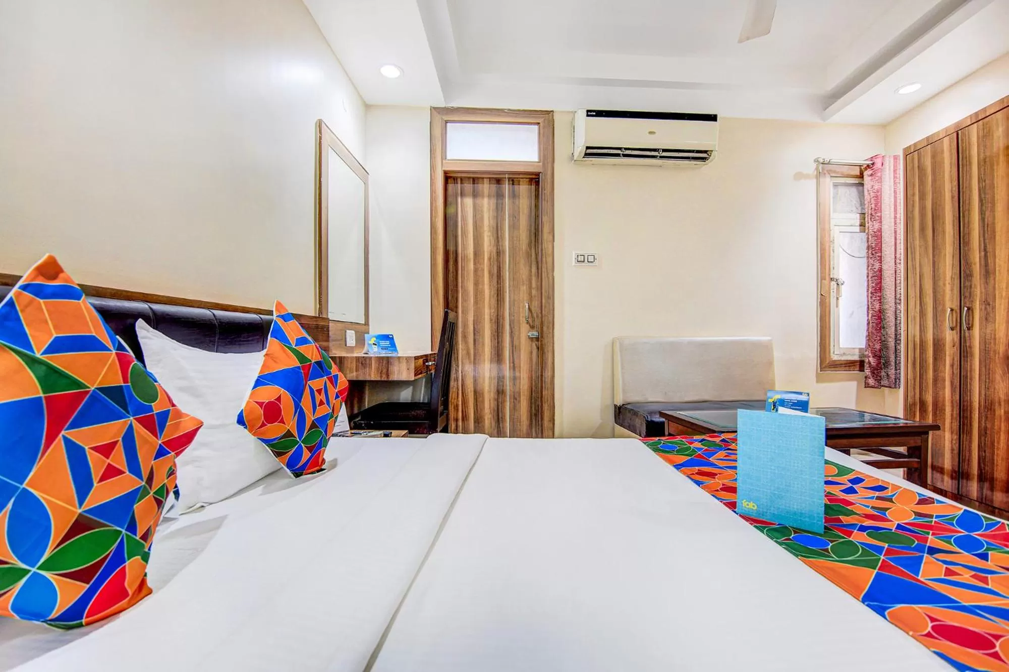 Bedroom, Bed in Via CT Palace