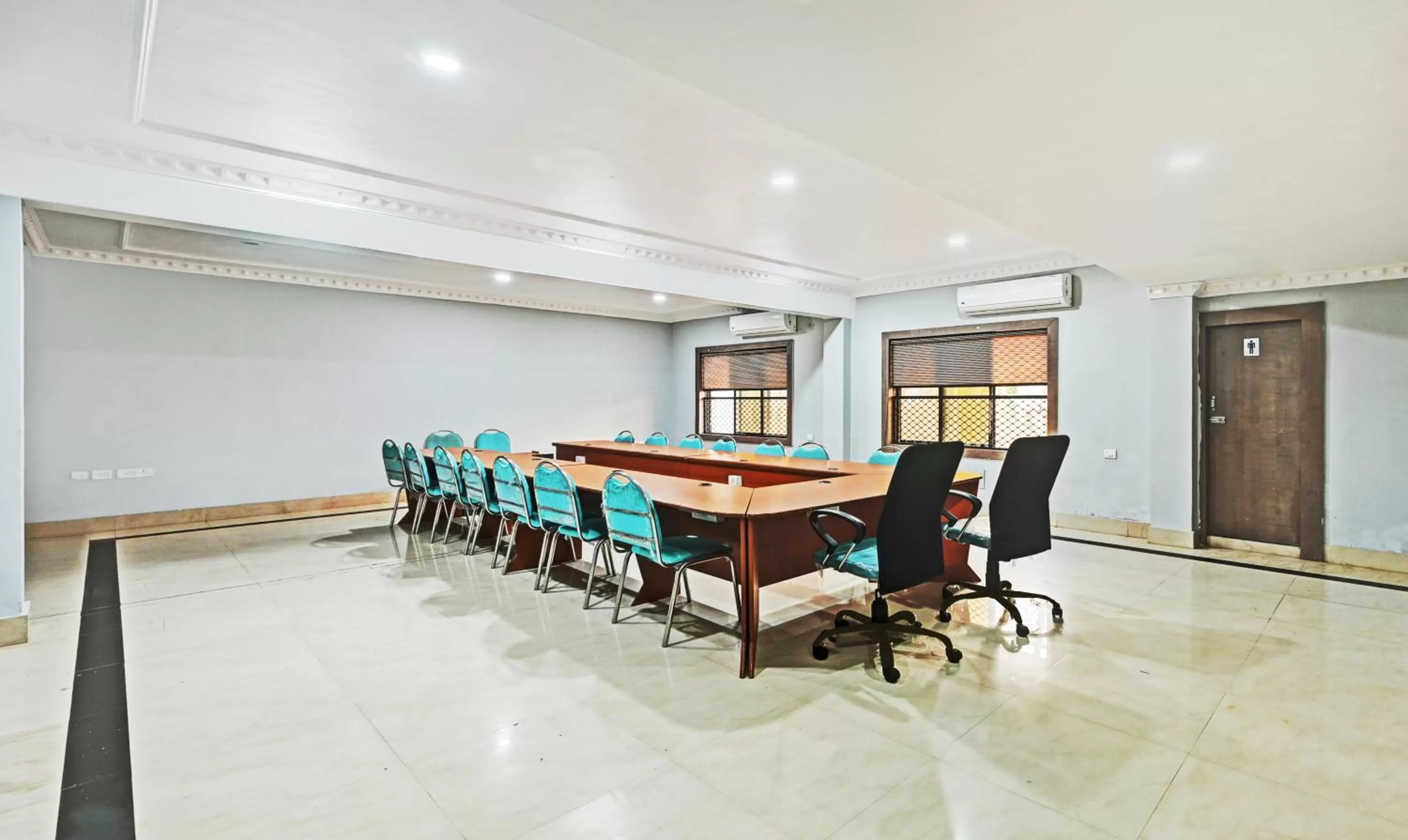 Meeting/conference room in Treebo Sidhartha International Baliapanda