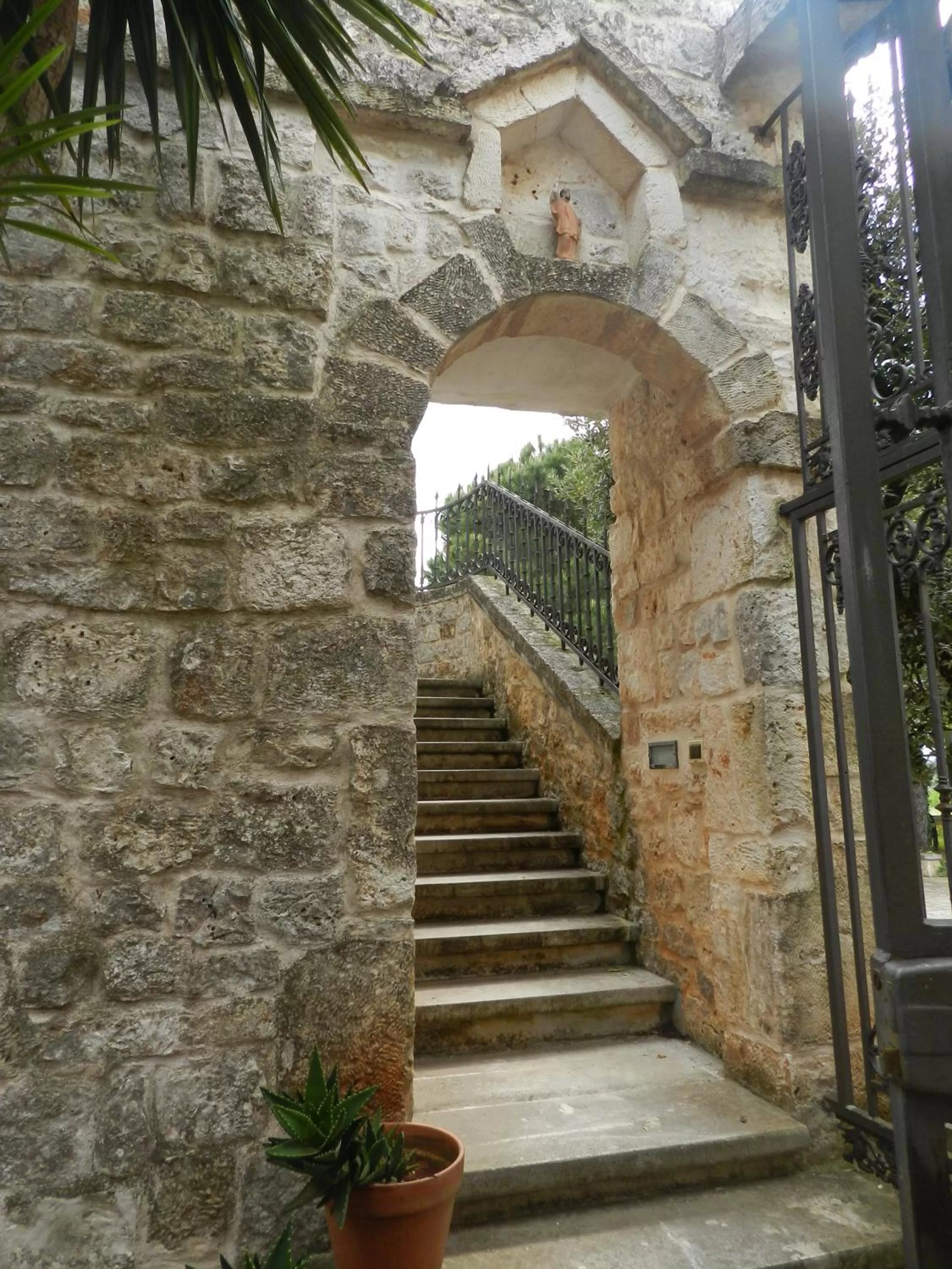 Decorative detail in Masseria Tolla