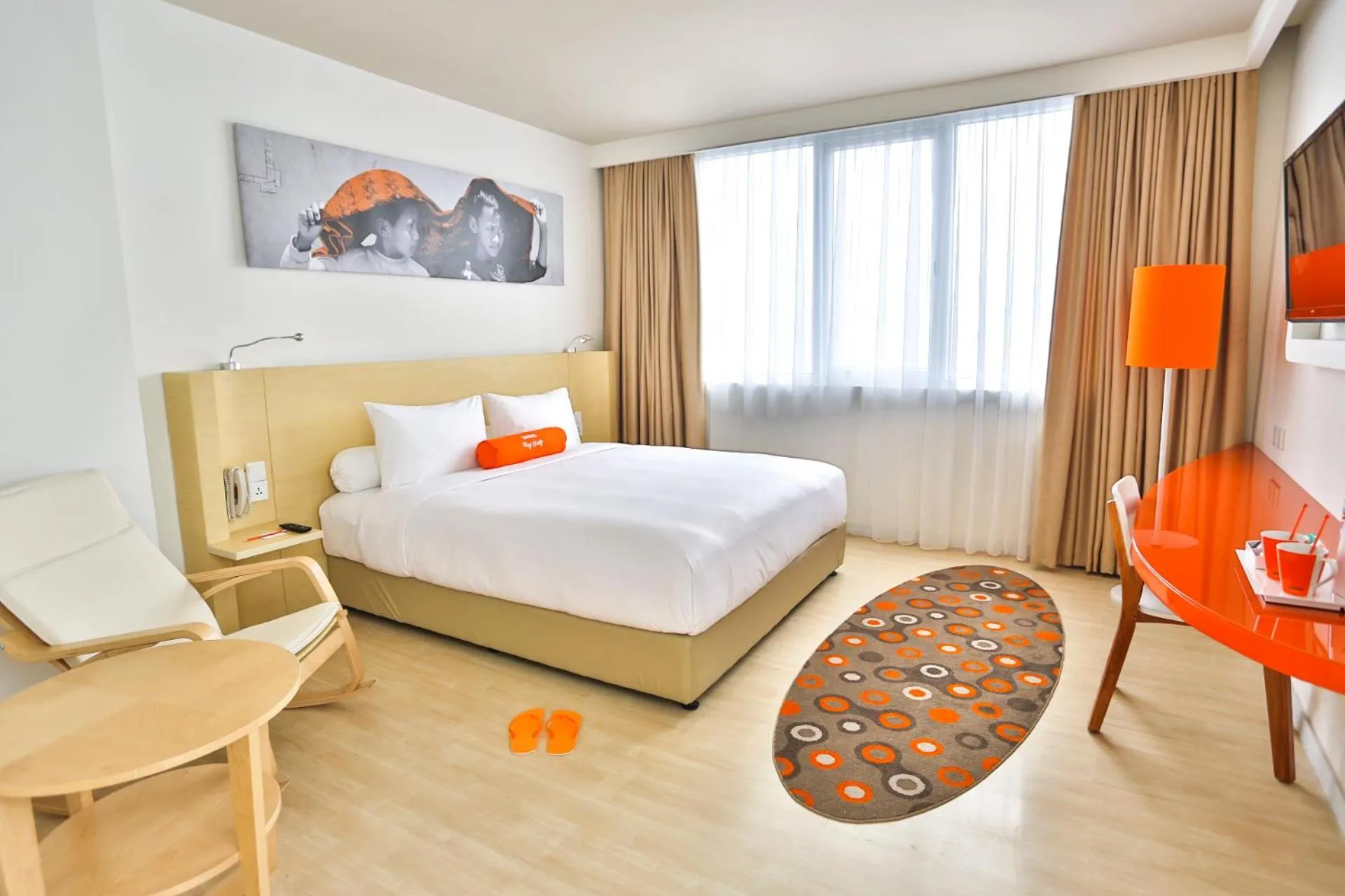Shower, Bed in HARRIS Hotel Pontianak