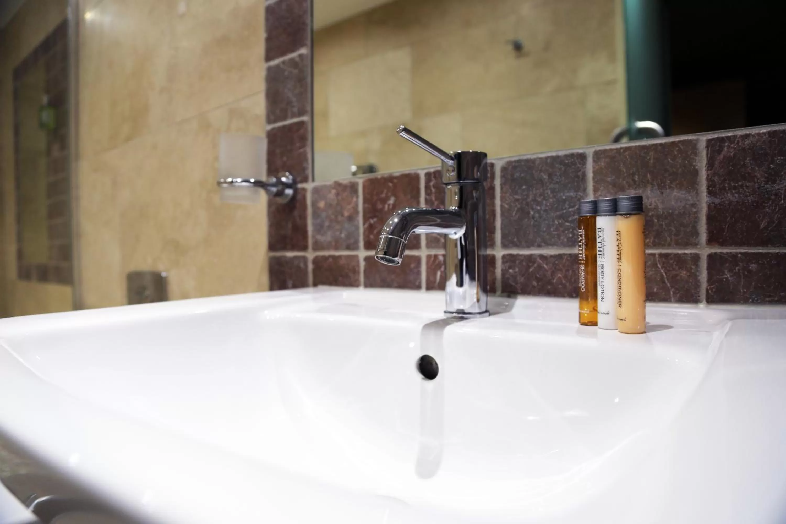 Bathroom in The Crown Hotel Bawtry-Doncaster