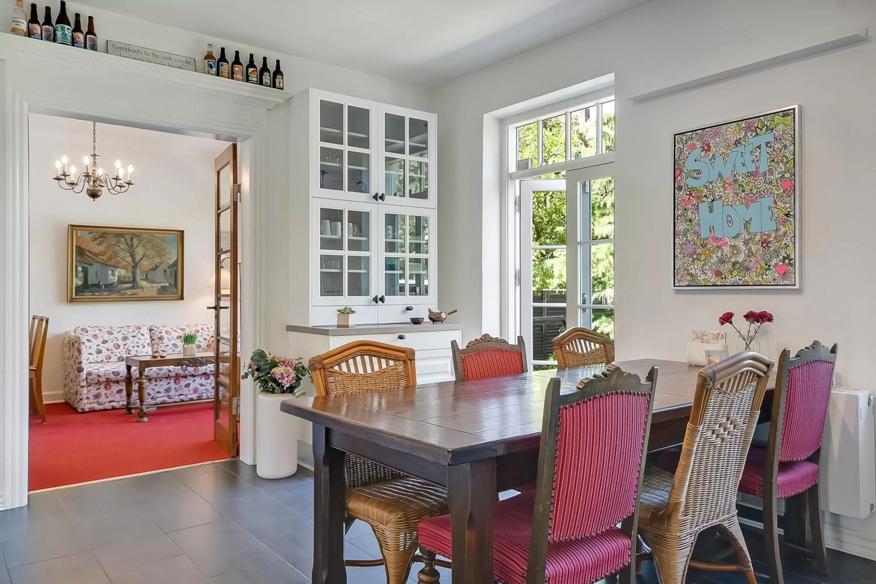 Communal kitchen in Sweethome Guesthouse