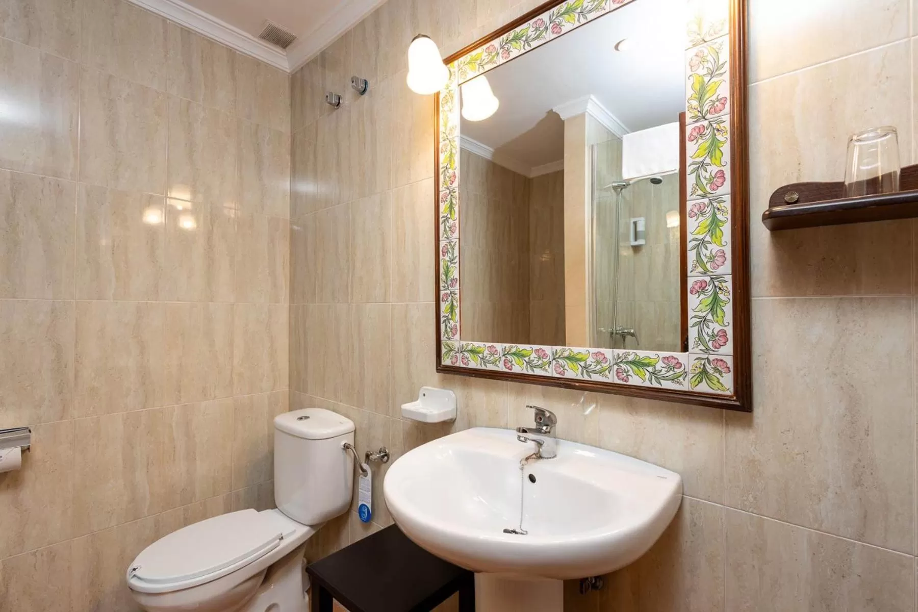 Bathroom in Hotel Tugasa Las Truchas