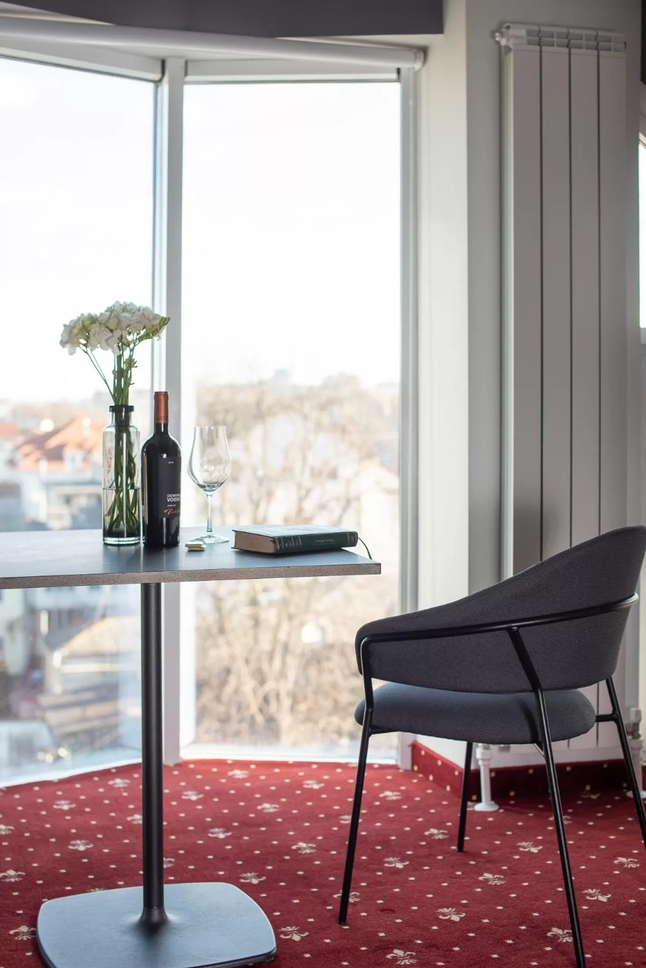 Seating area in Thomas Albert Hotel