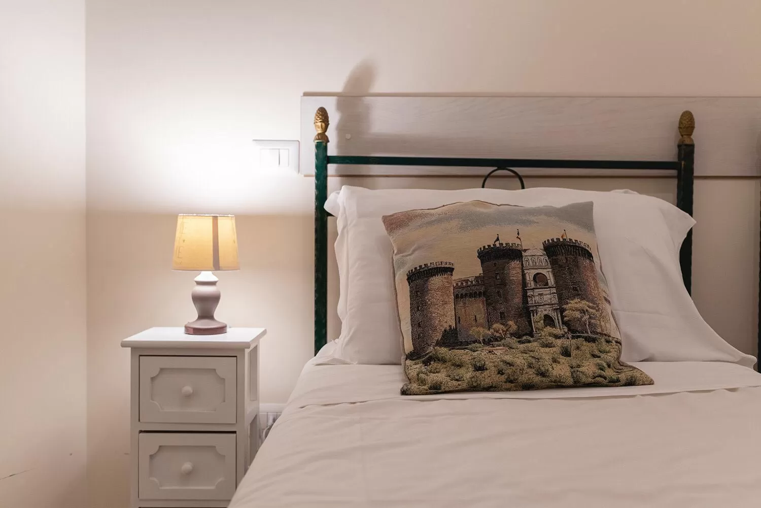 Bedroom, Bed in Domus Borbonica