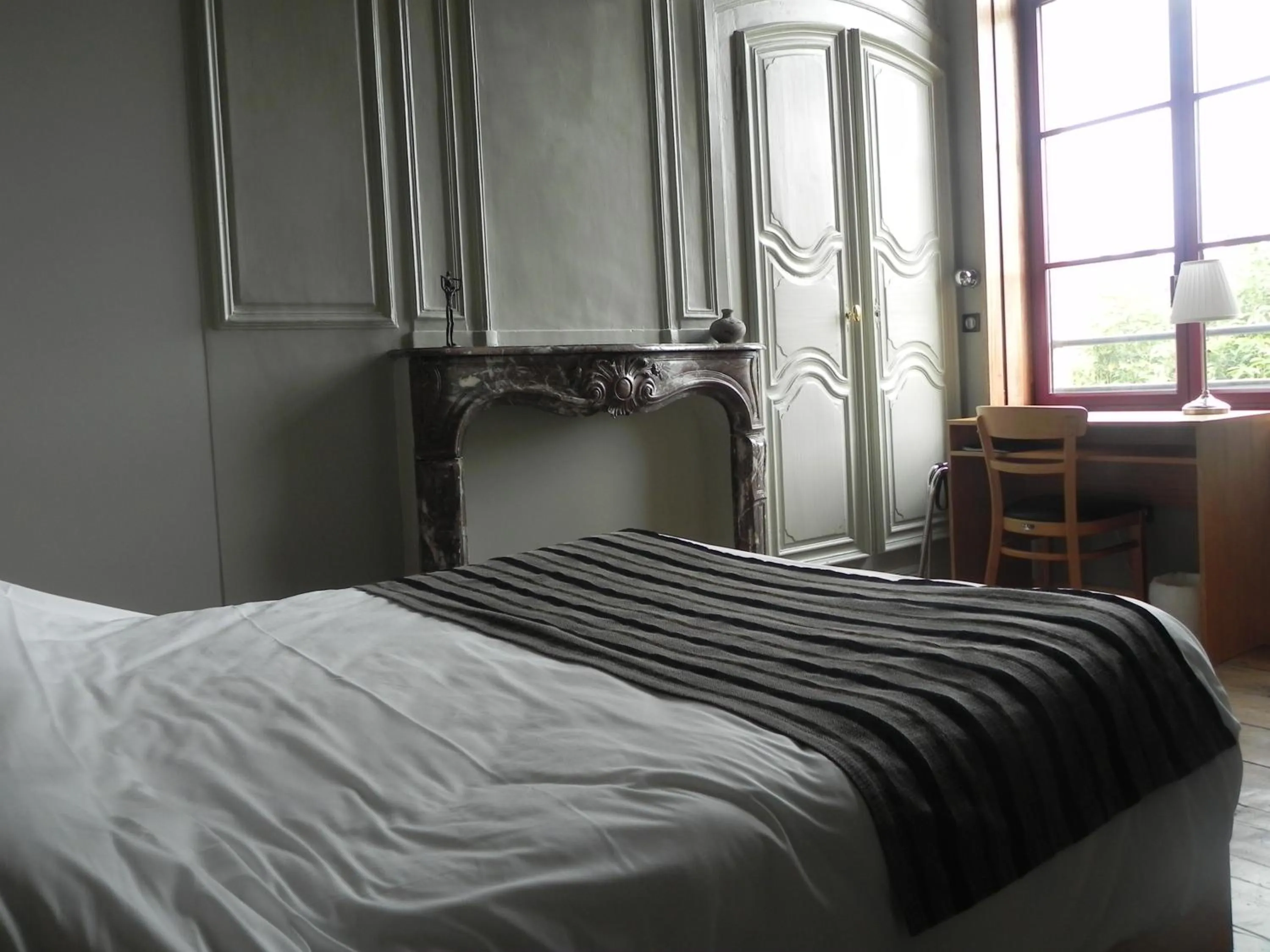 Bed in Hôtel - Restaurant Au Tonnelier