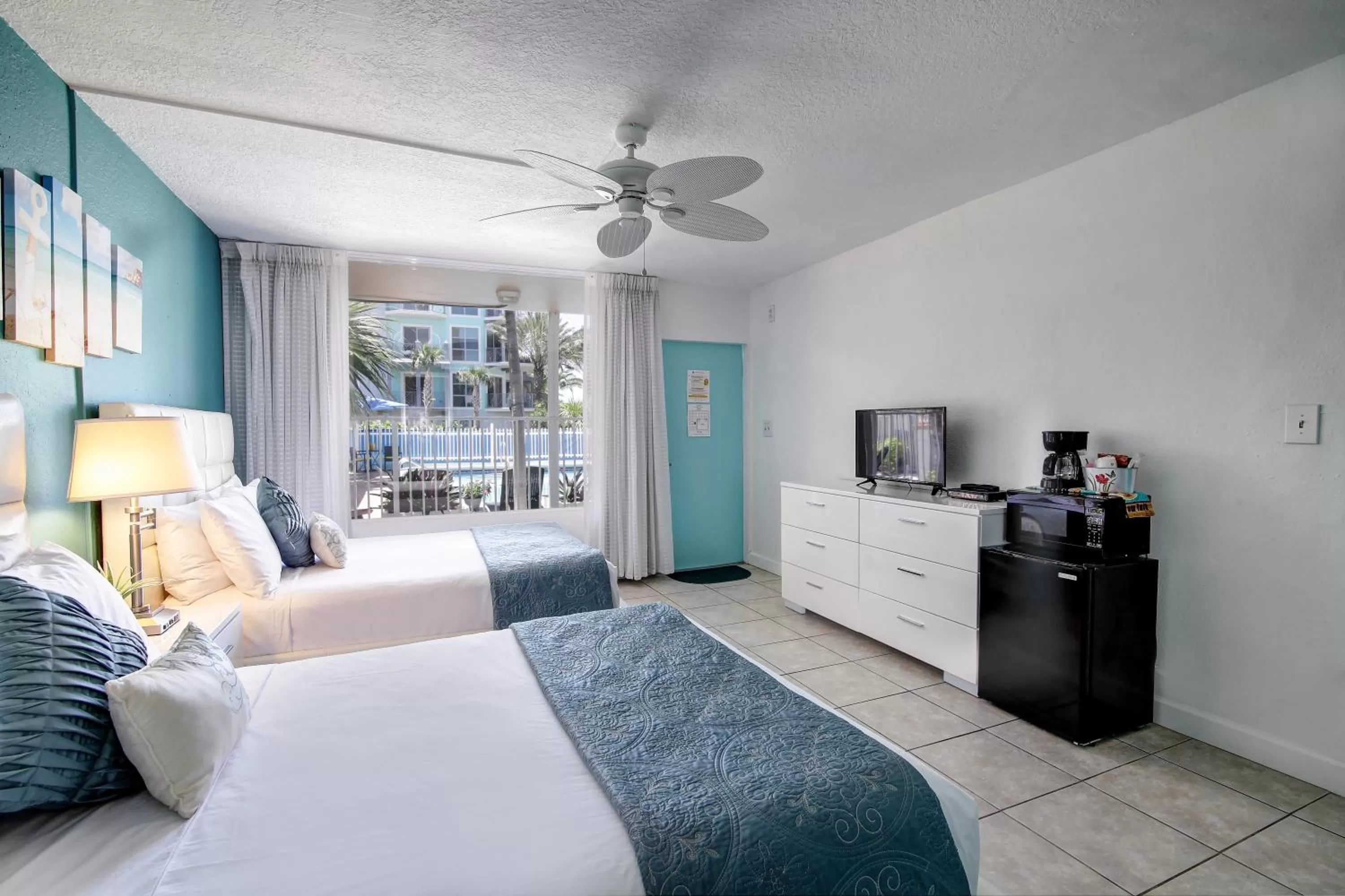 Photo of the whole room in Castle by the Sea Motel