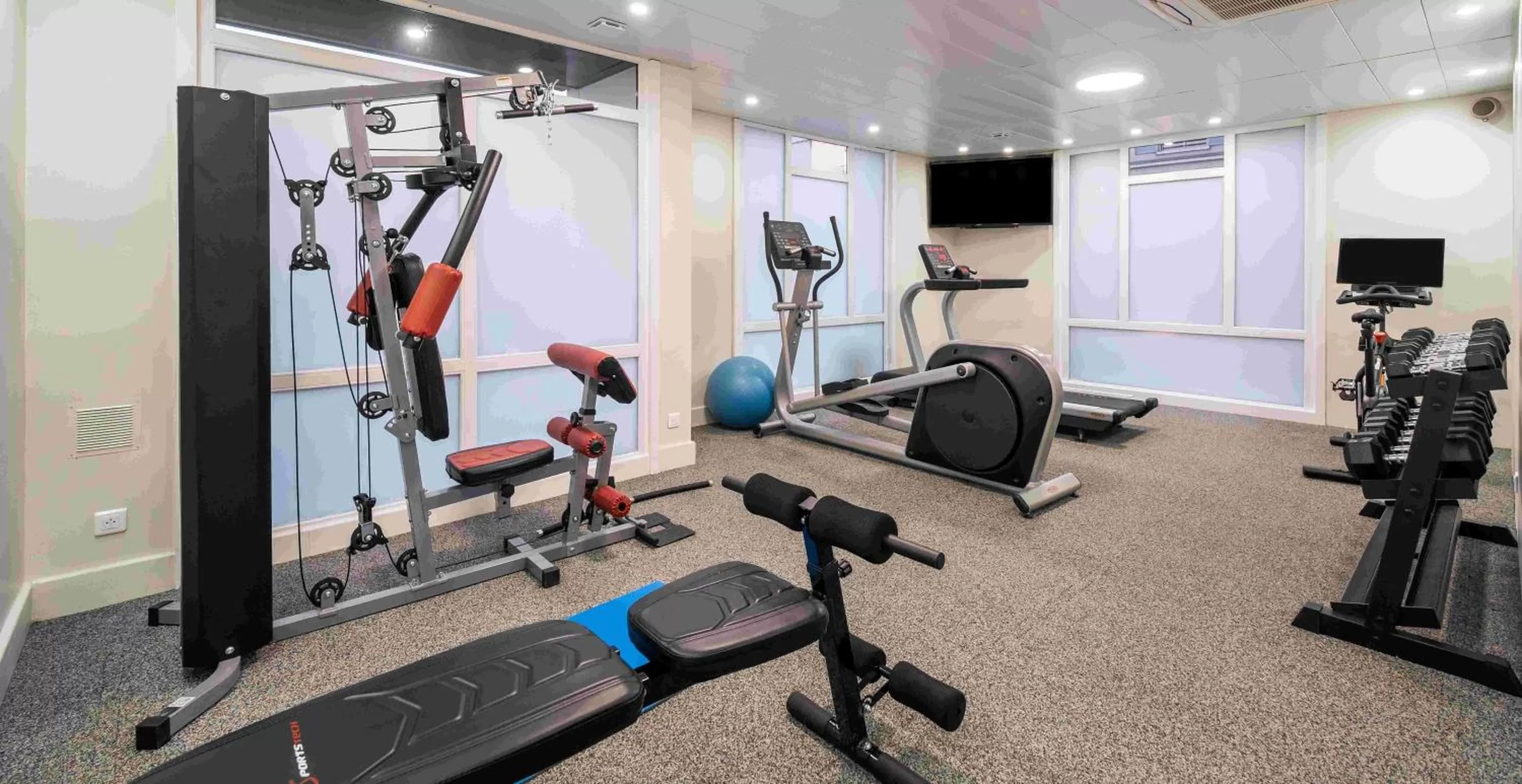 Fitness centre/facilities in Hôtel Quality Suites Maisons-Laffitte Paris Ouest