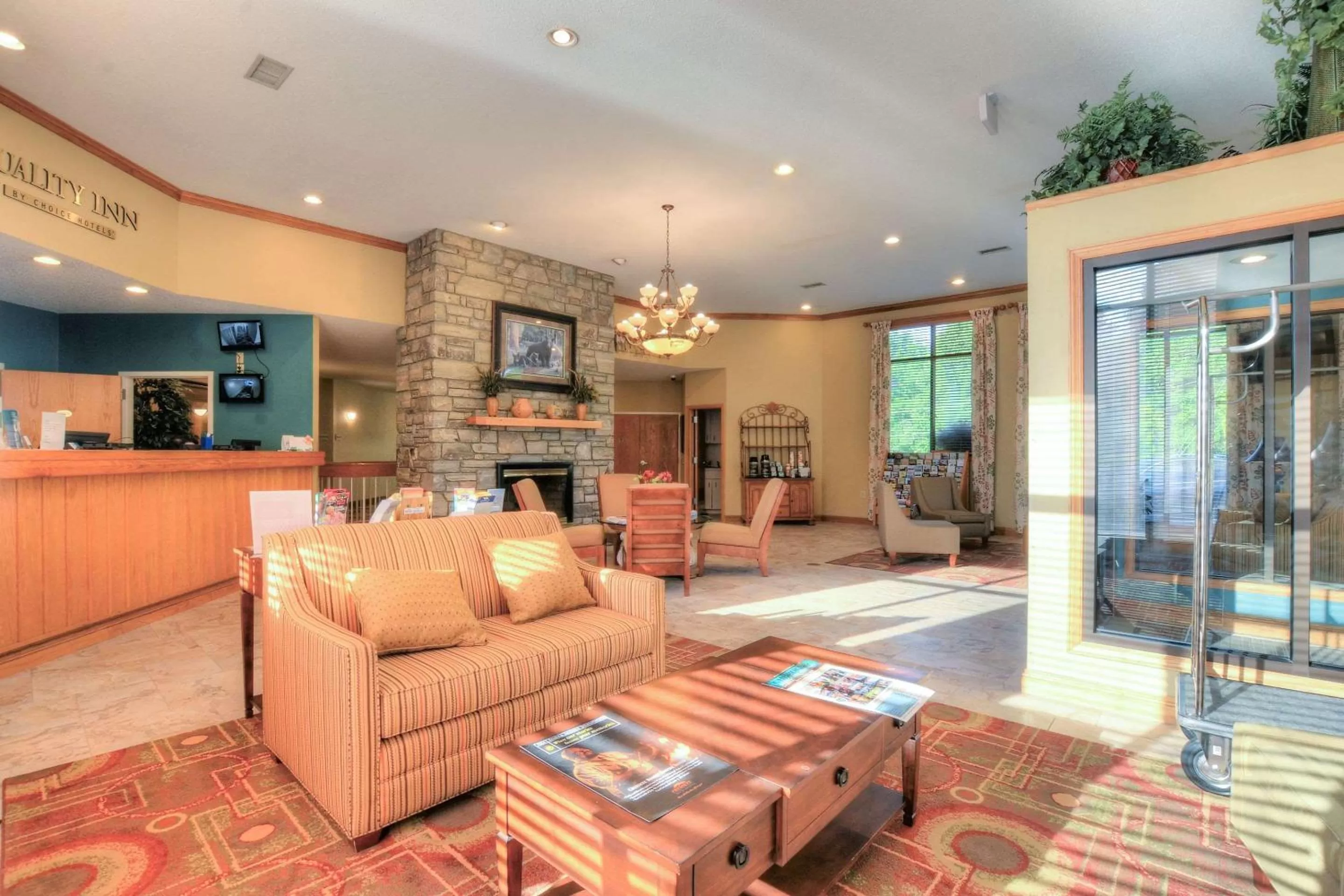 Lobby or reception in Quality Inn Cherokee Riverside