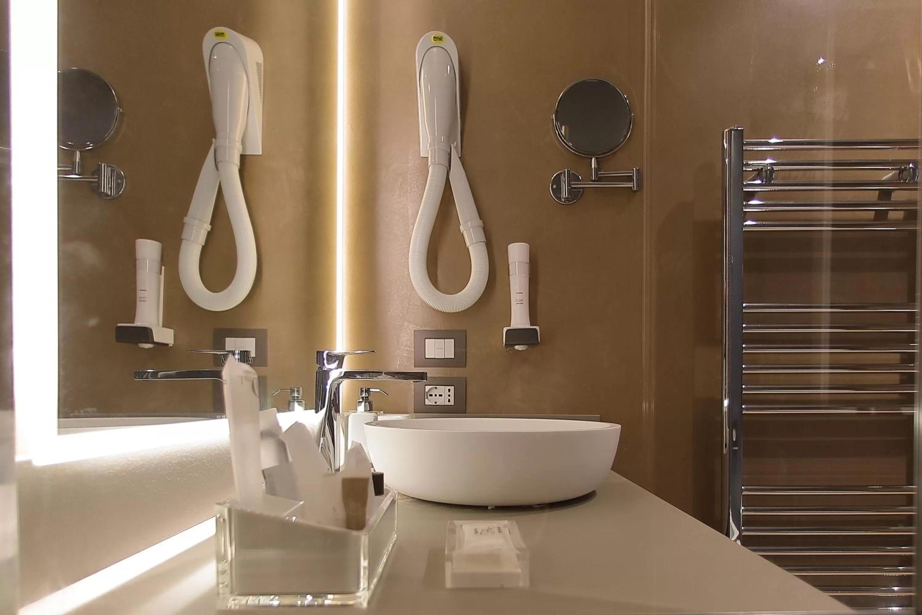 Bathroom in Hotel Bell'arrivo by Dori