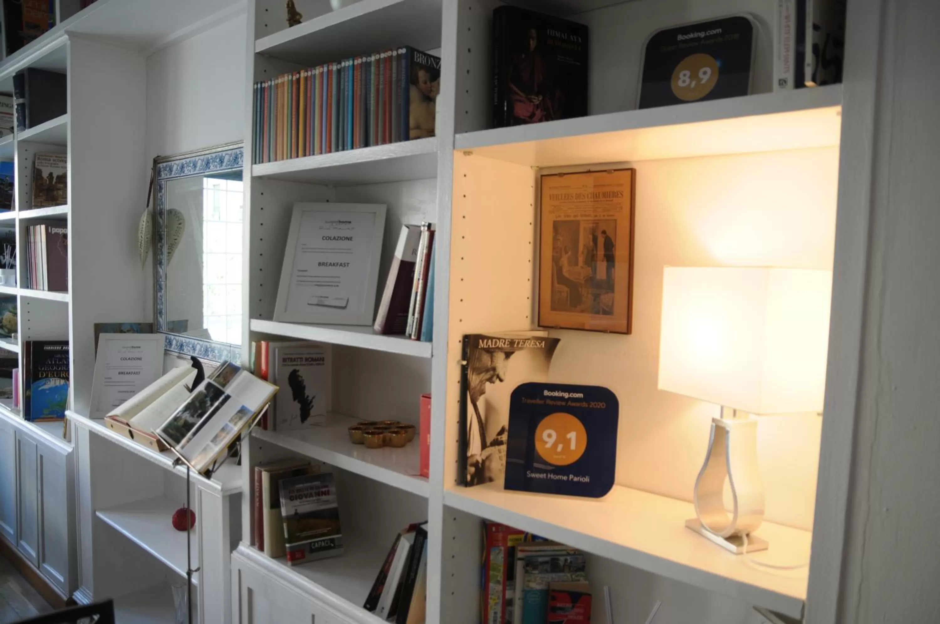 Library in Sweet Home Parioli