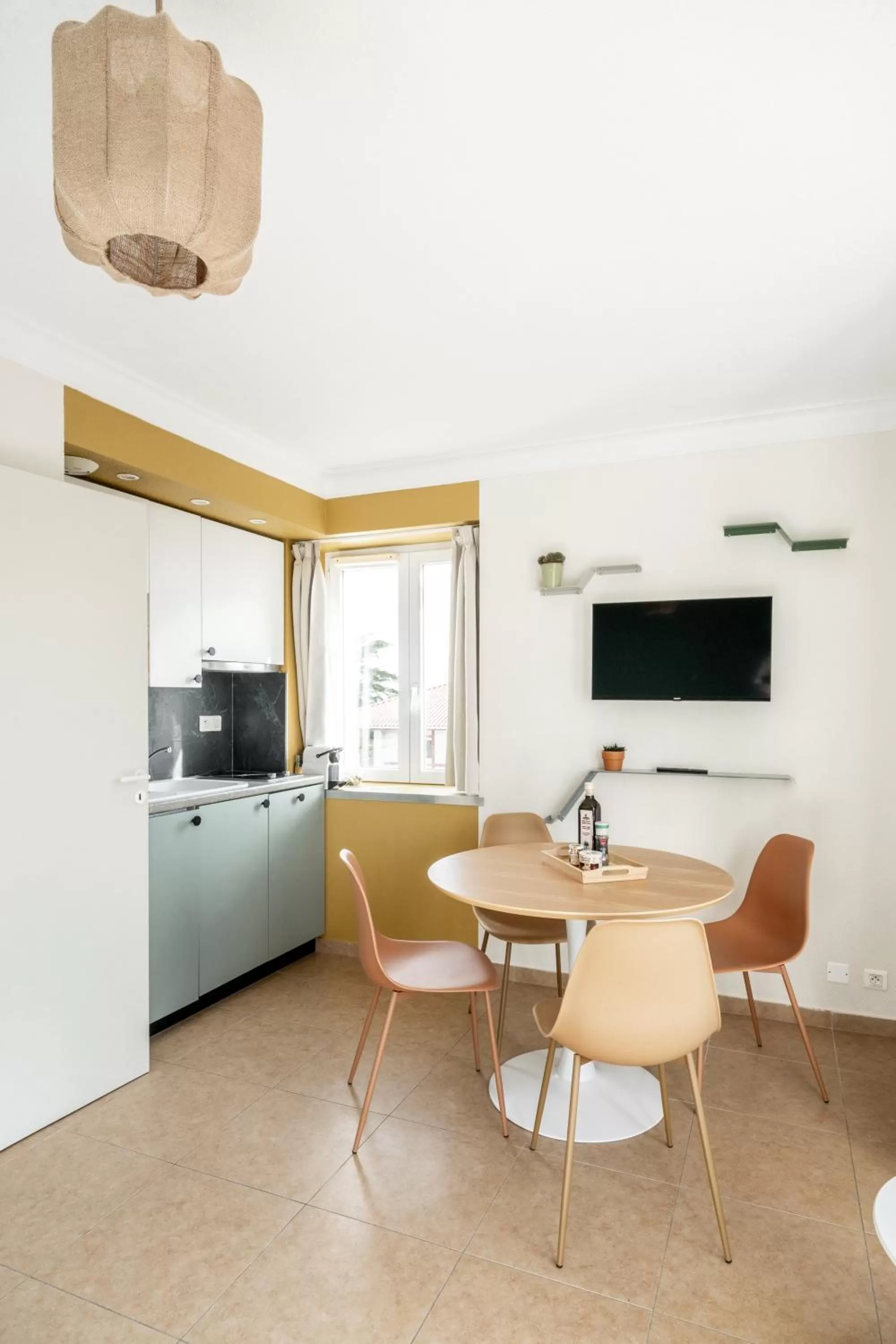 Kitchen/Kitchenette in Résidence Chateau d'Acotz - Avec piscine à 600m des plages à Saint-Jean-de-Luz