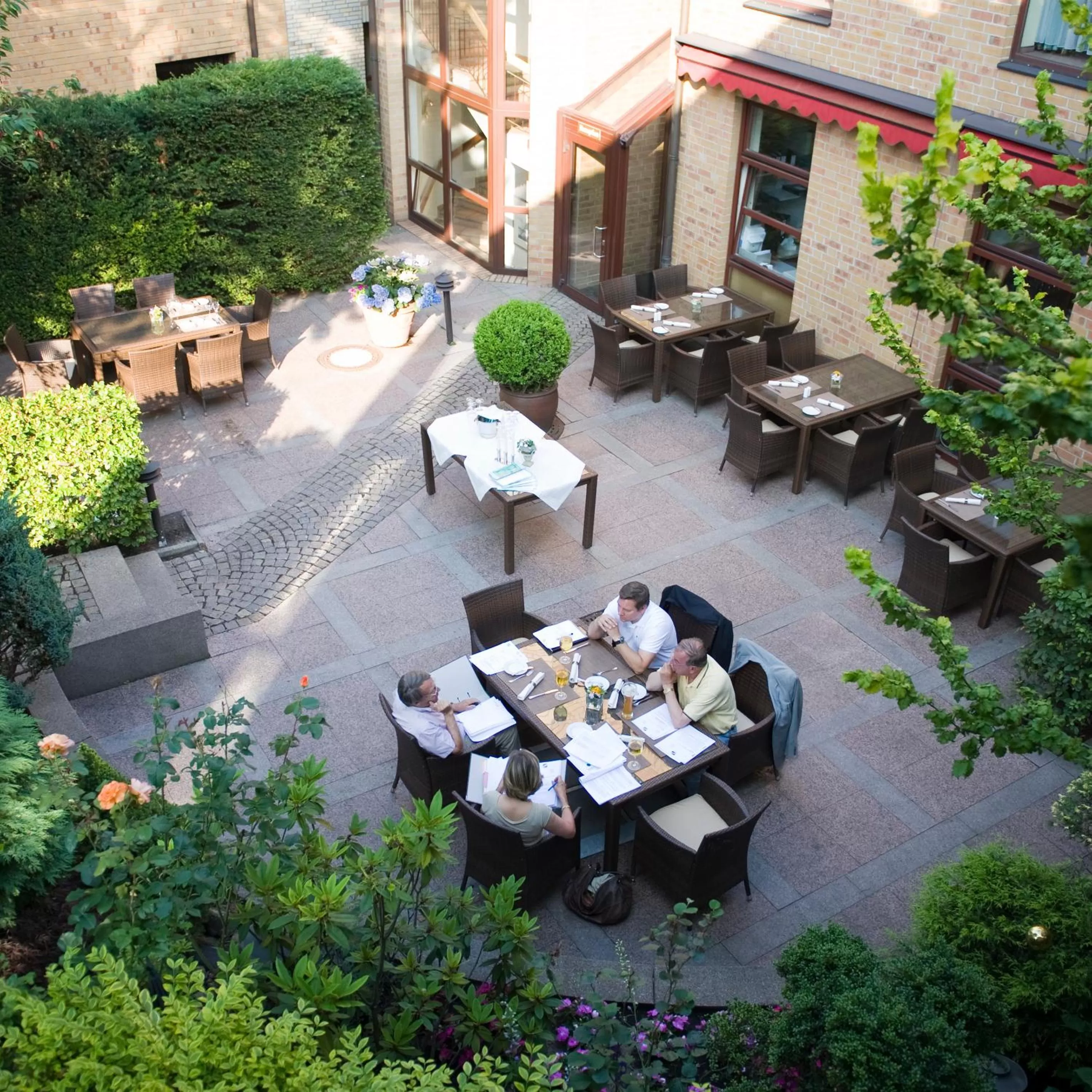 Restaurant/places to eat in Hotel Engel