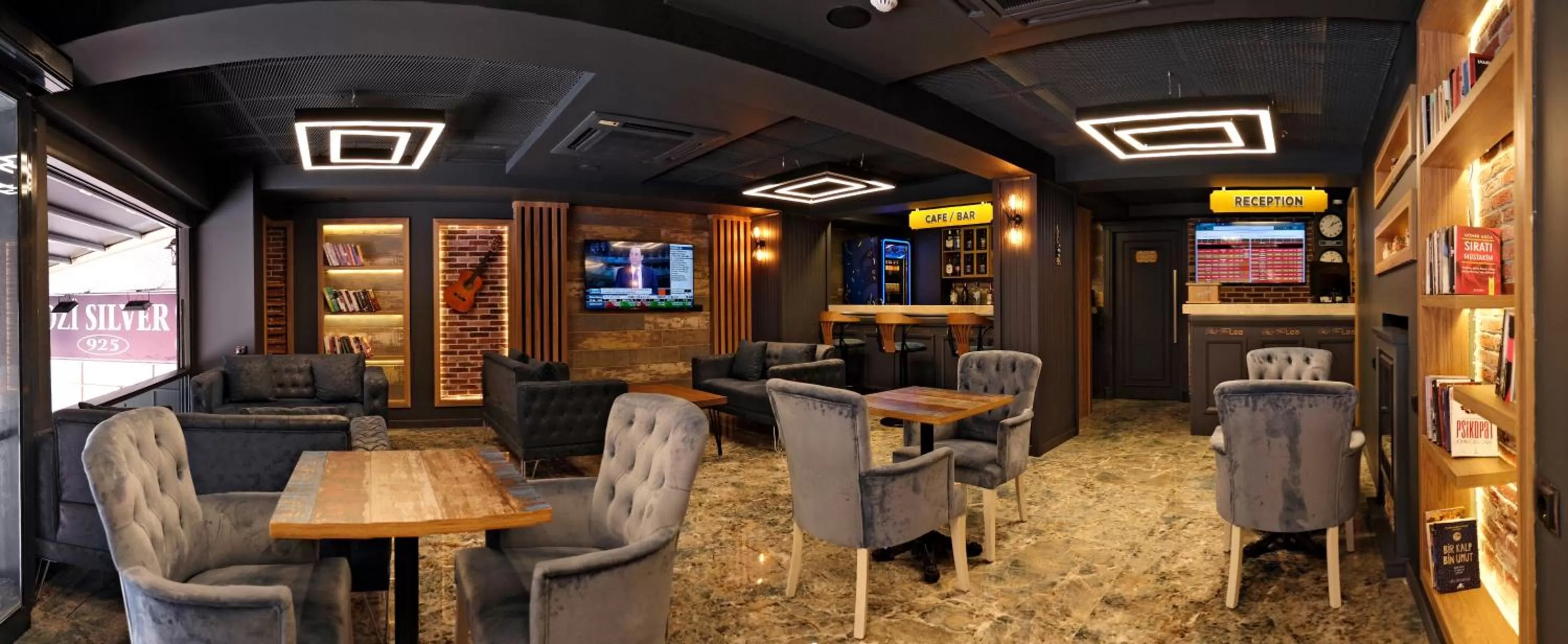 Lounge or bar in THE LEA HOTELS & SUITE