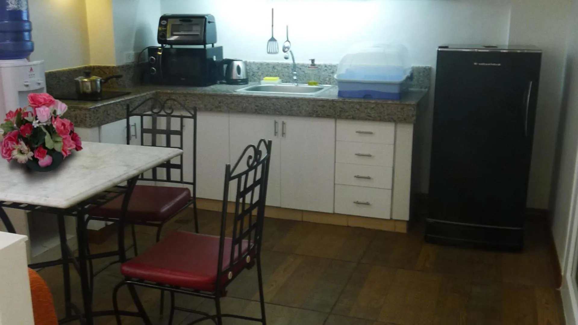 Kitchen or kitchenette in 1775 Adriatico Suites