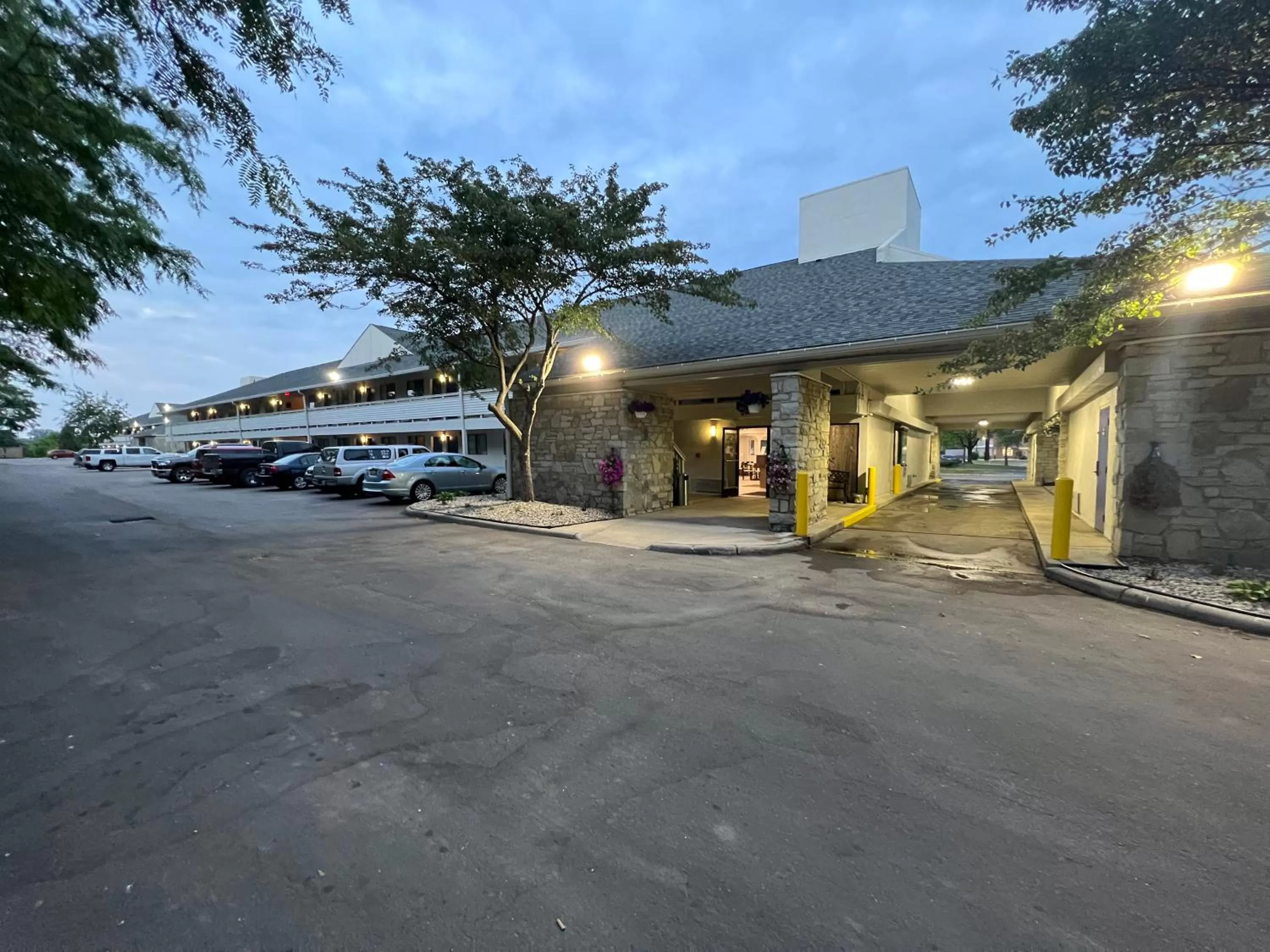 Property building in Days Inn & Suites by Wyndham Monroe