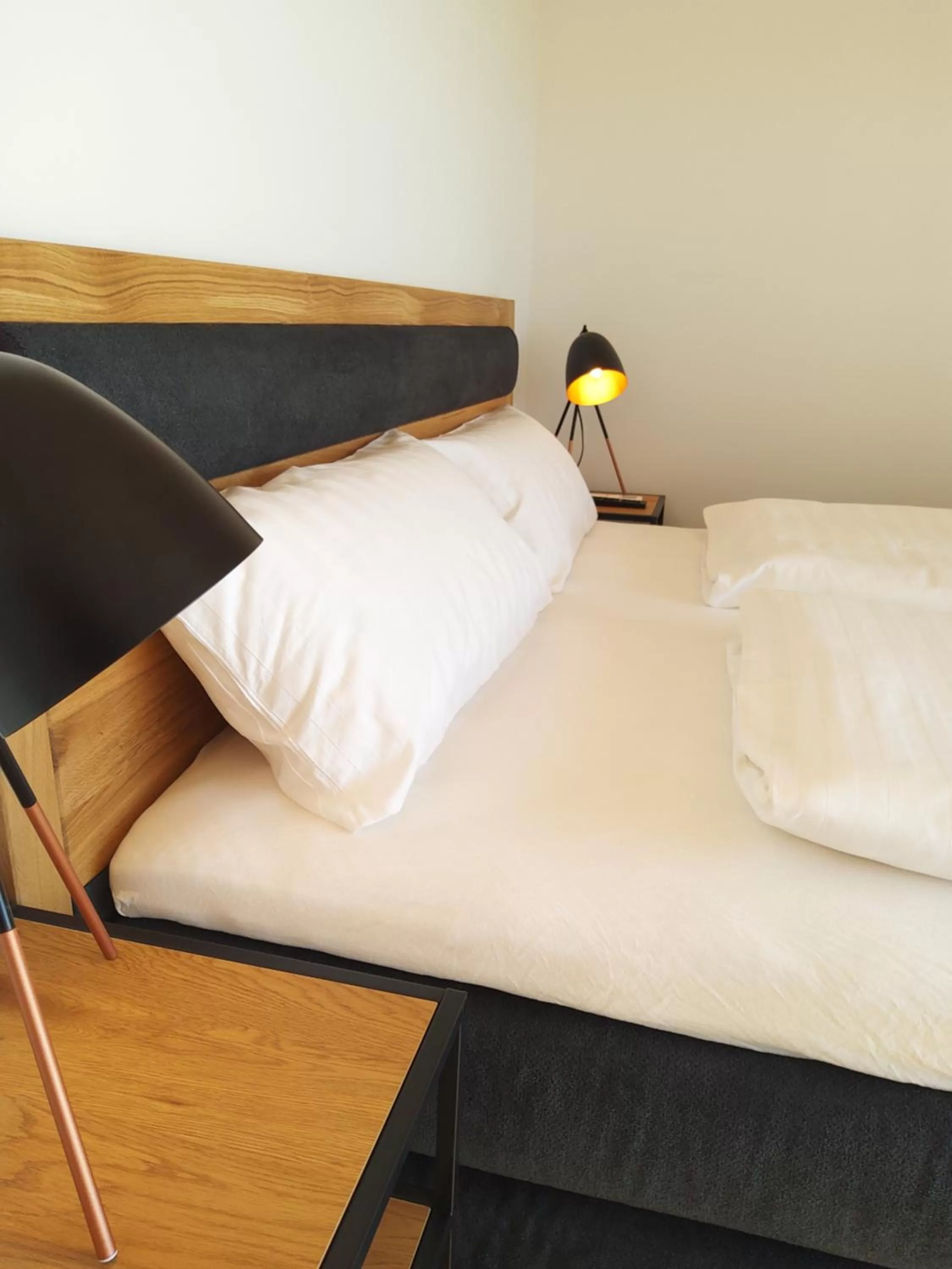 Bed in Zimmerei - Landgasthaus Karlo