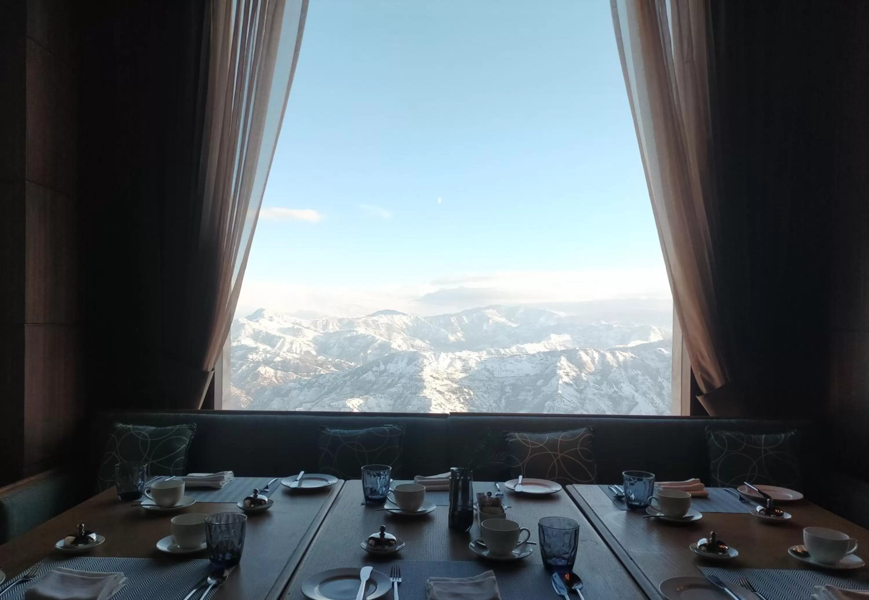 Food and drinks in Radisson Kufri