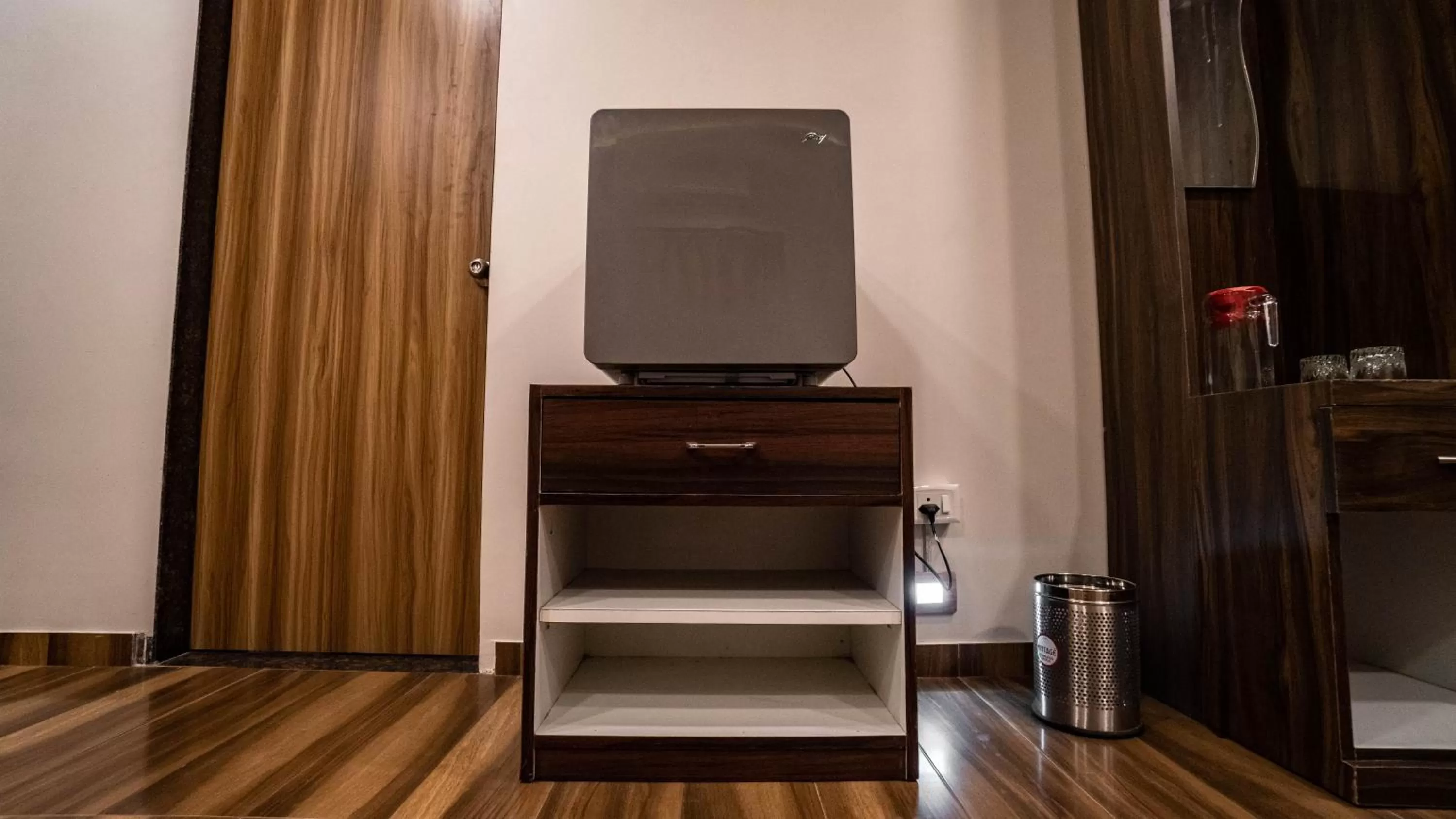 Living room, TV/Entertainment Center in Pooja Villa Suites-Rooms and Pool, Igatpuri