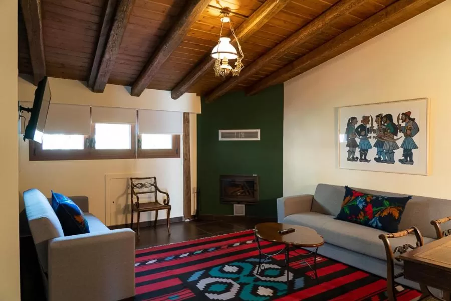 Ellinon Thea Arachova