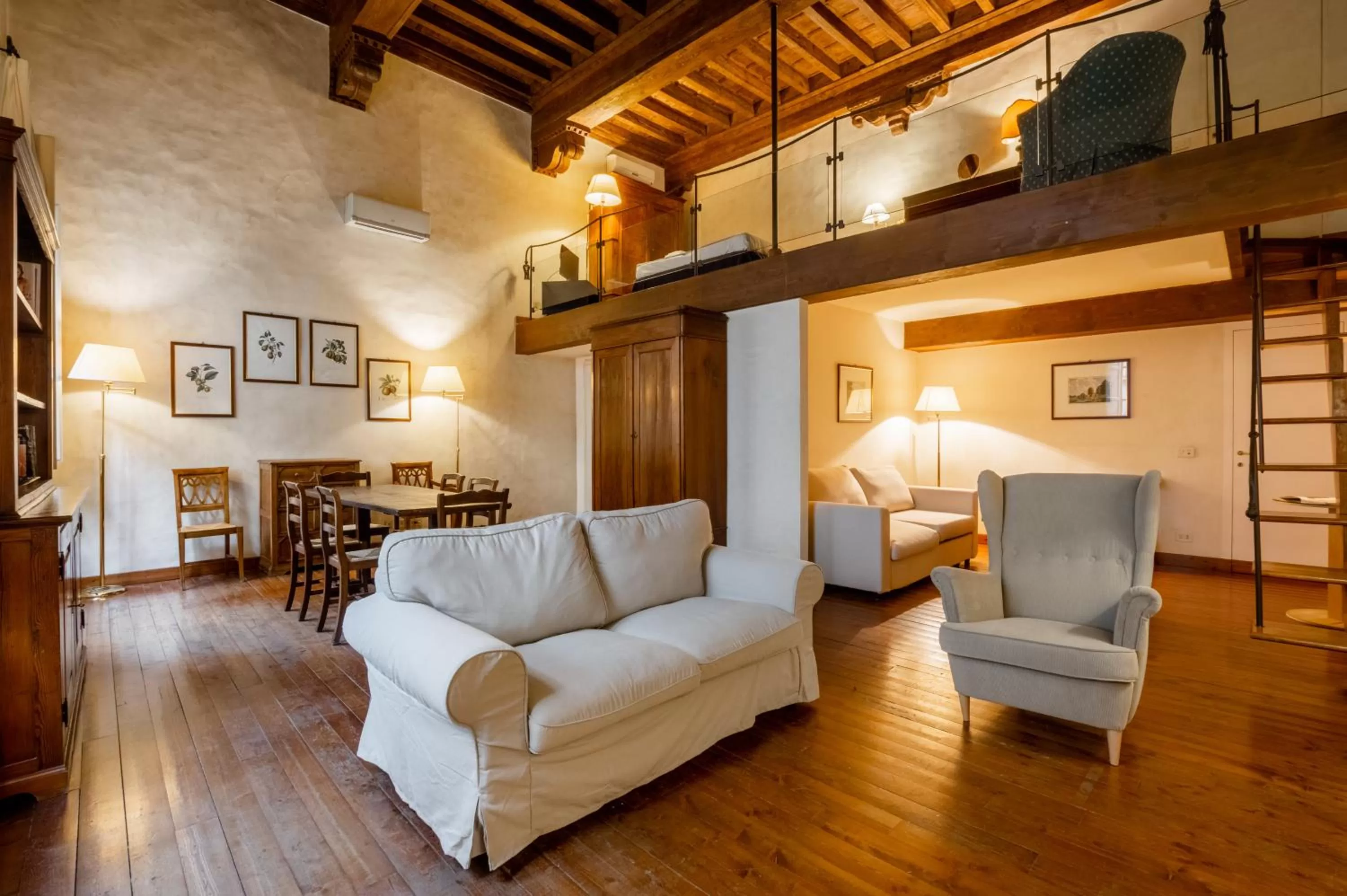 Living room in Palazzo Salviati by Varental