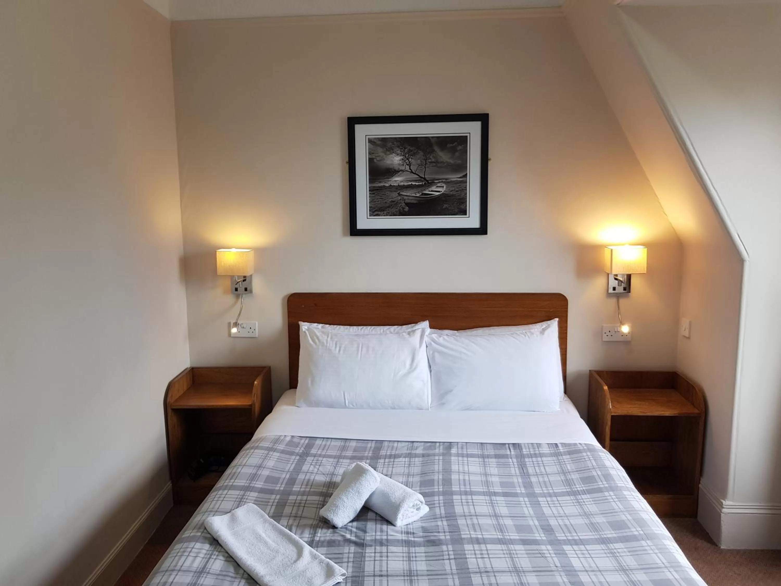 Bed in Aberdeen House