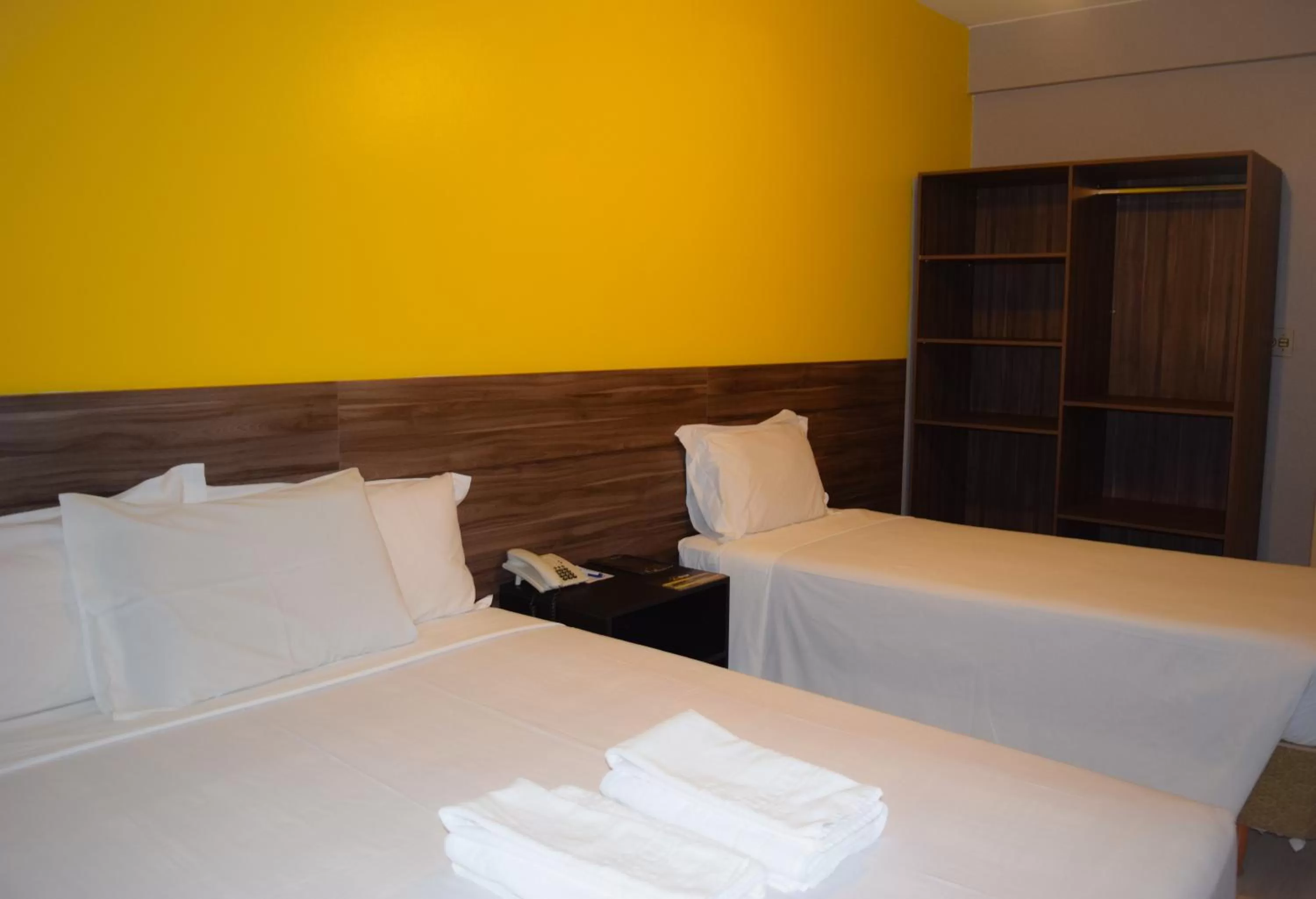 Photo of the whole room, Bed in Bittar Inn