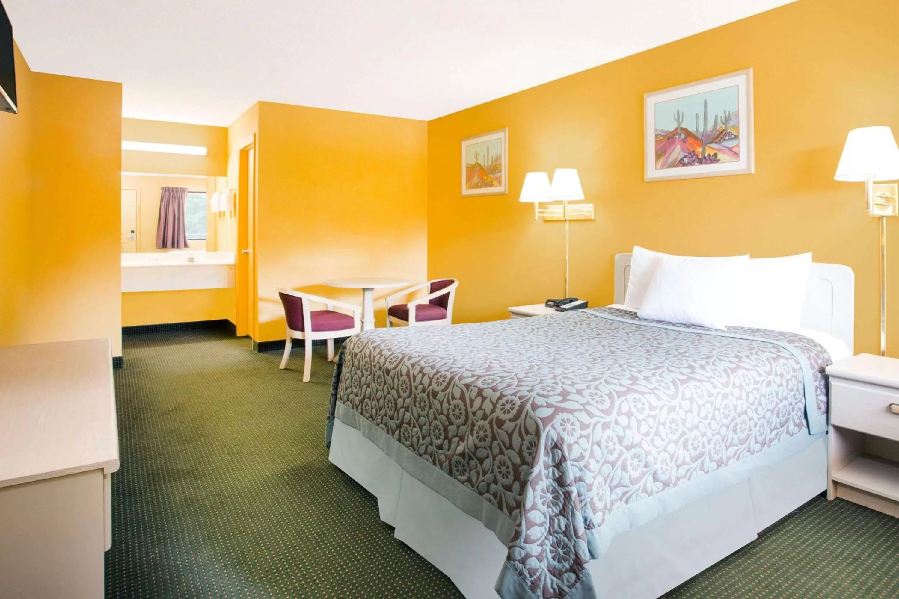 Photo of the whole room in Days Inn by Wyndham Camilla