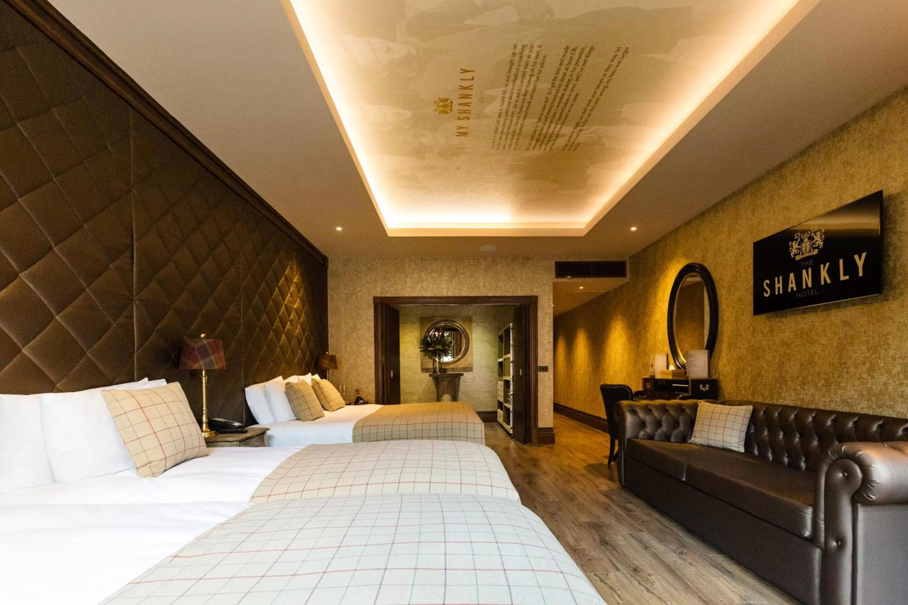 Photo of the whole room, Bed in The Shankly Hotel