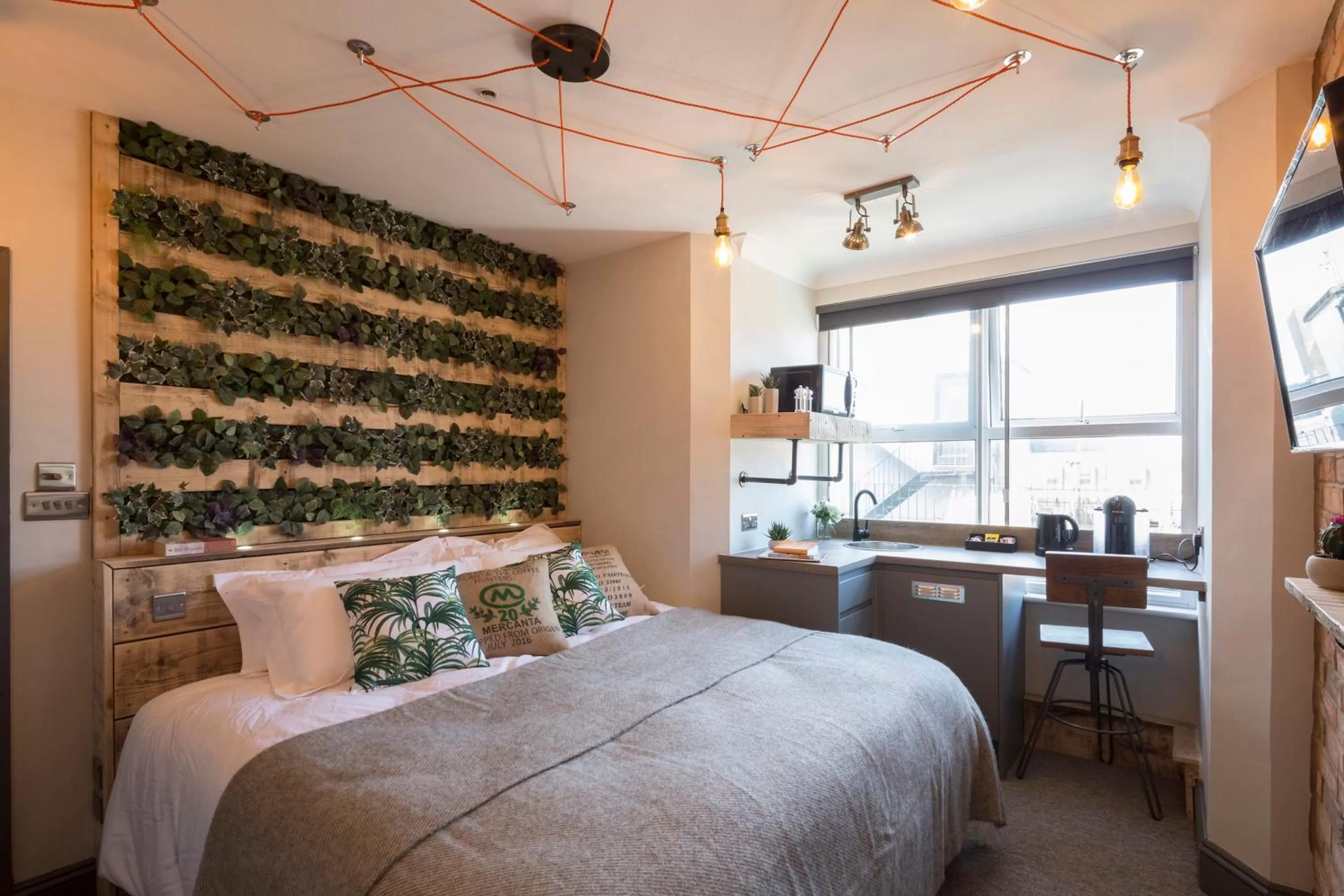 Bed in One Broad Street