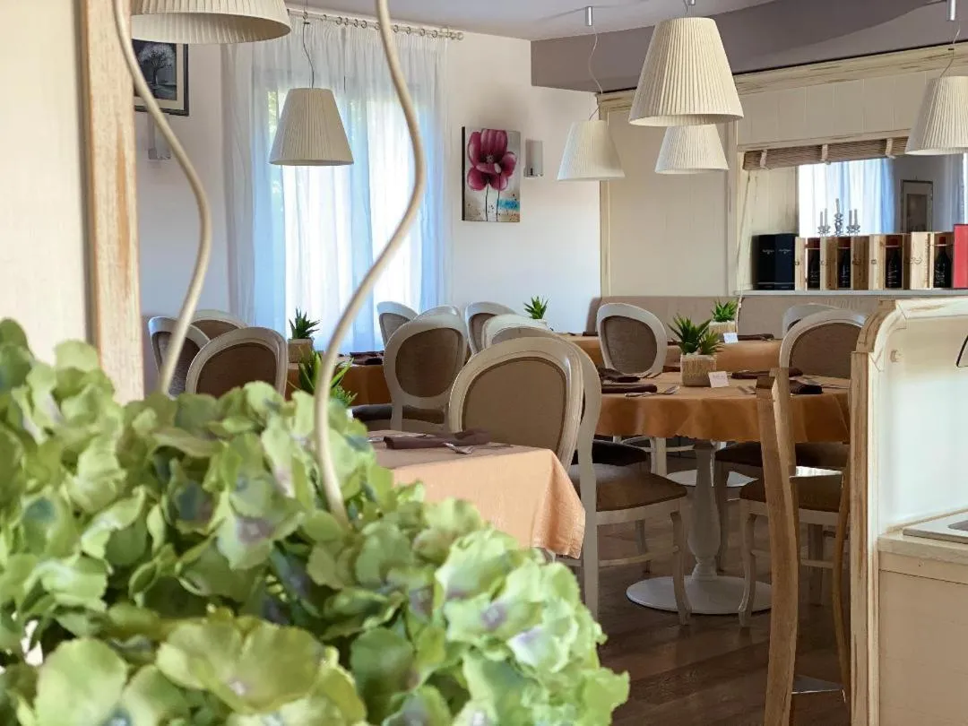 Restaurant/places to eat in Gran Paradiso Hotel Spa