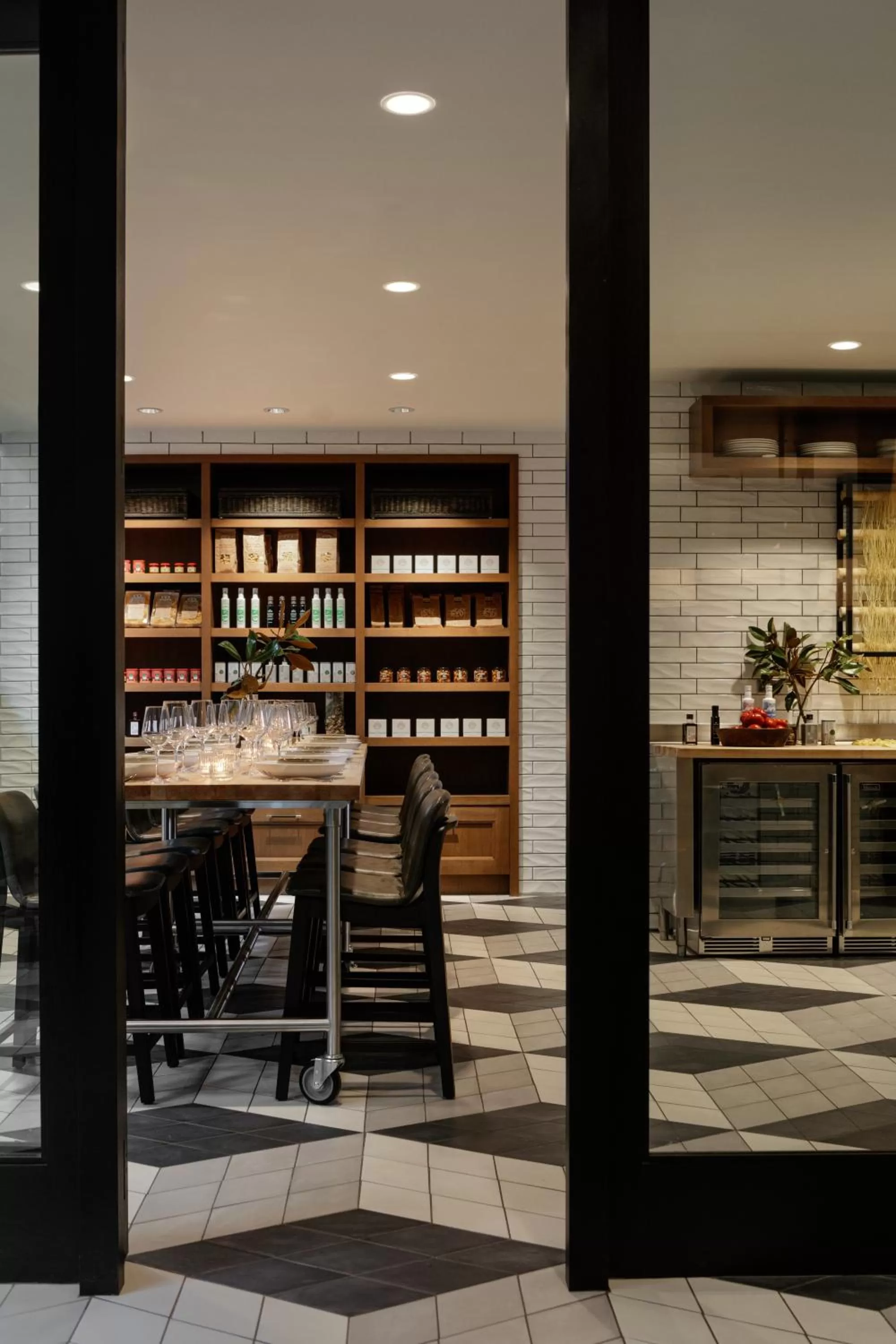 Restaurant/places to eat in Kimpton - Harper Hotel by IHG