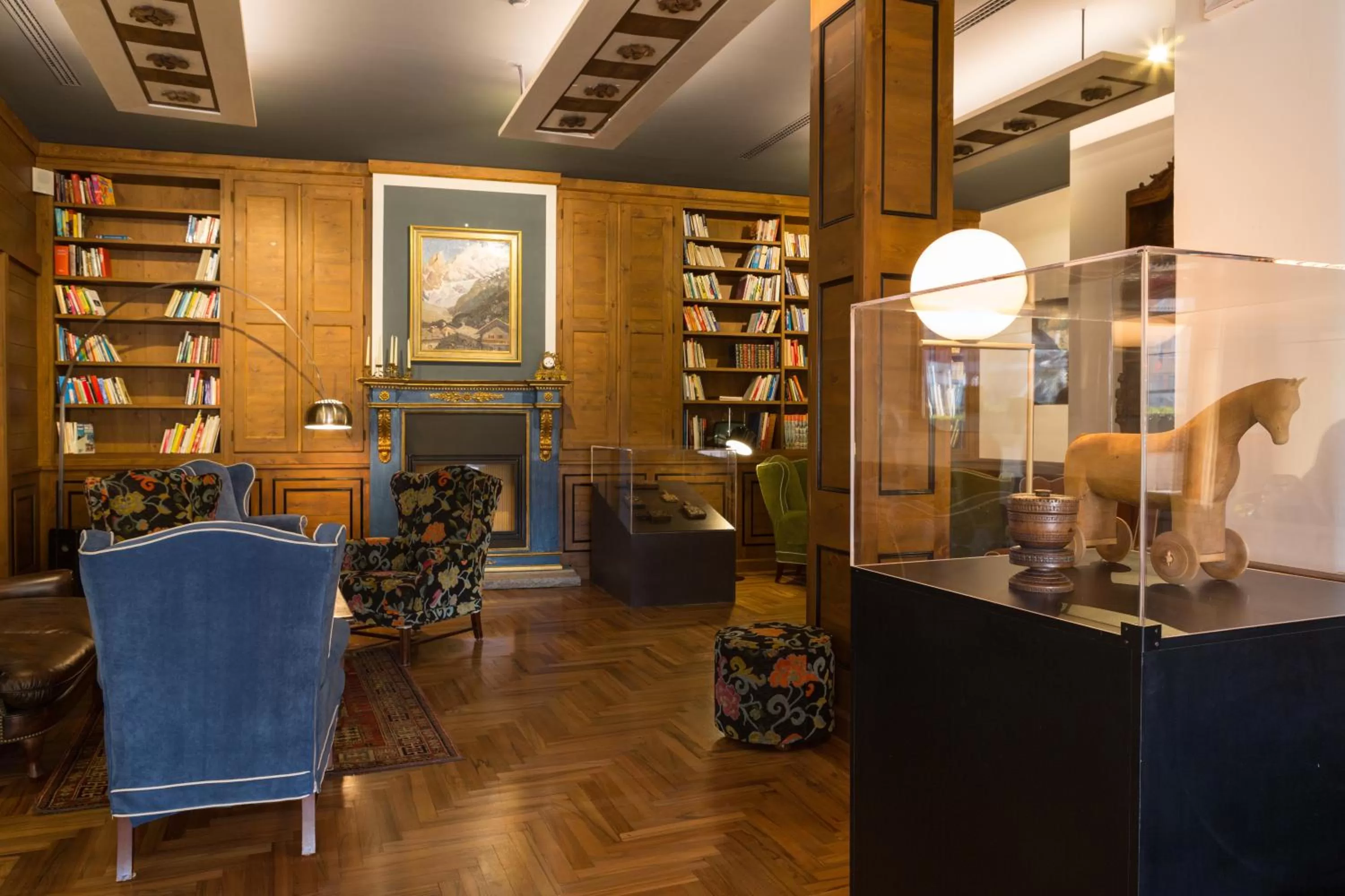 Library in Duca D'Aosta Hotel