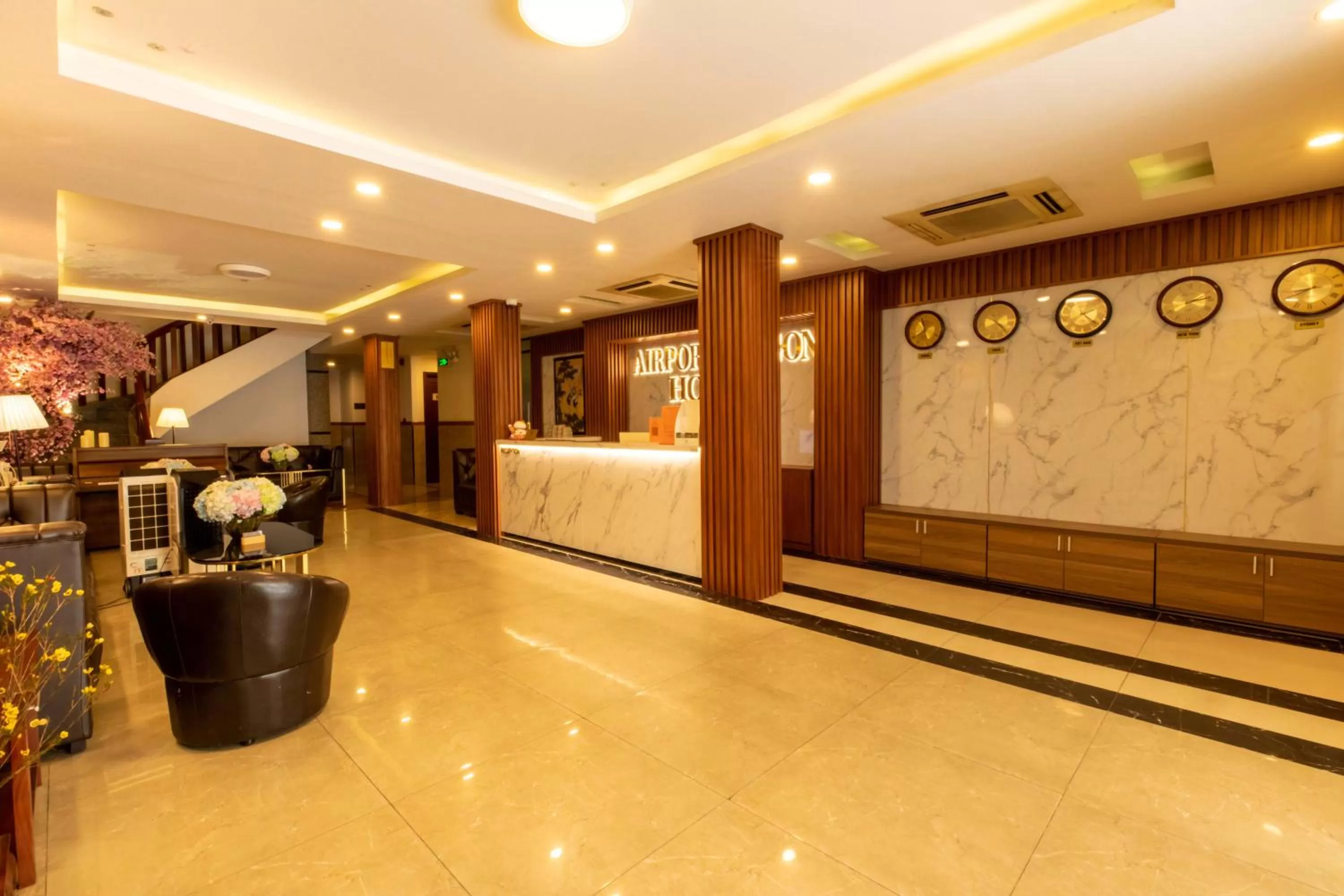 Lobby or reception in Airport Saigon Hotel - Gần ẩm thực đêm chợ Phạm Văn Hai