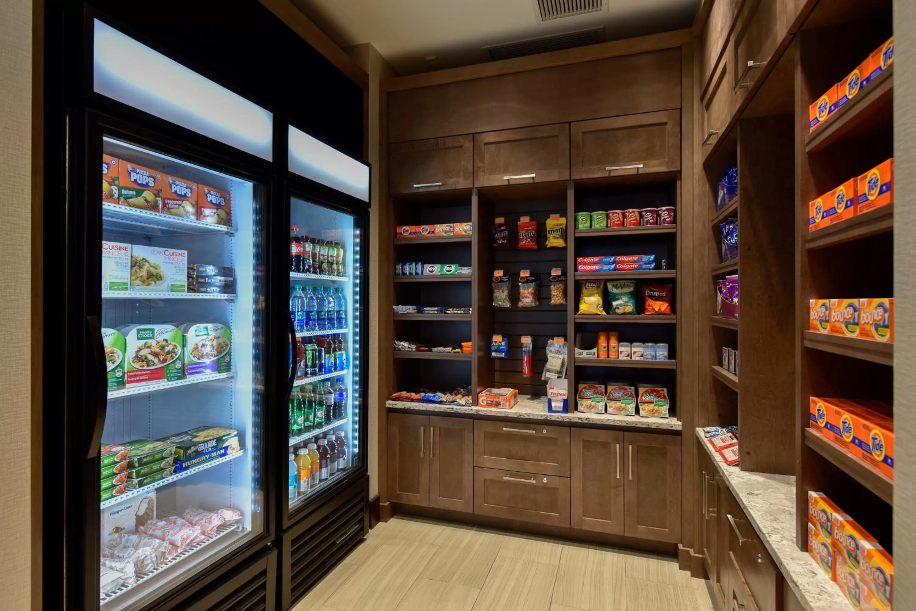 On-site shops in Staybridge Suites - Waterloo - St. Jacobs Area